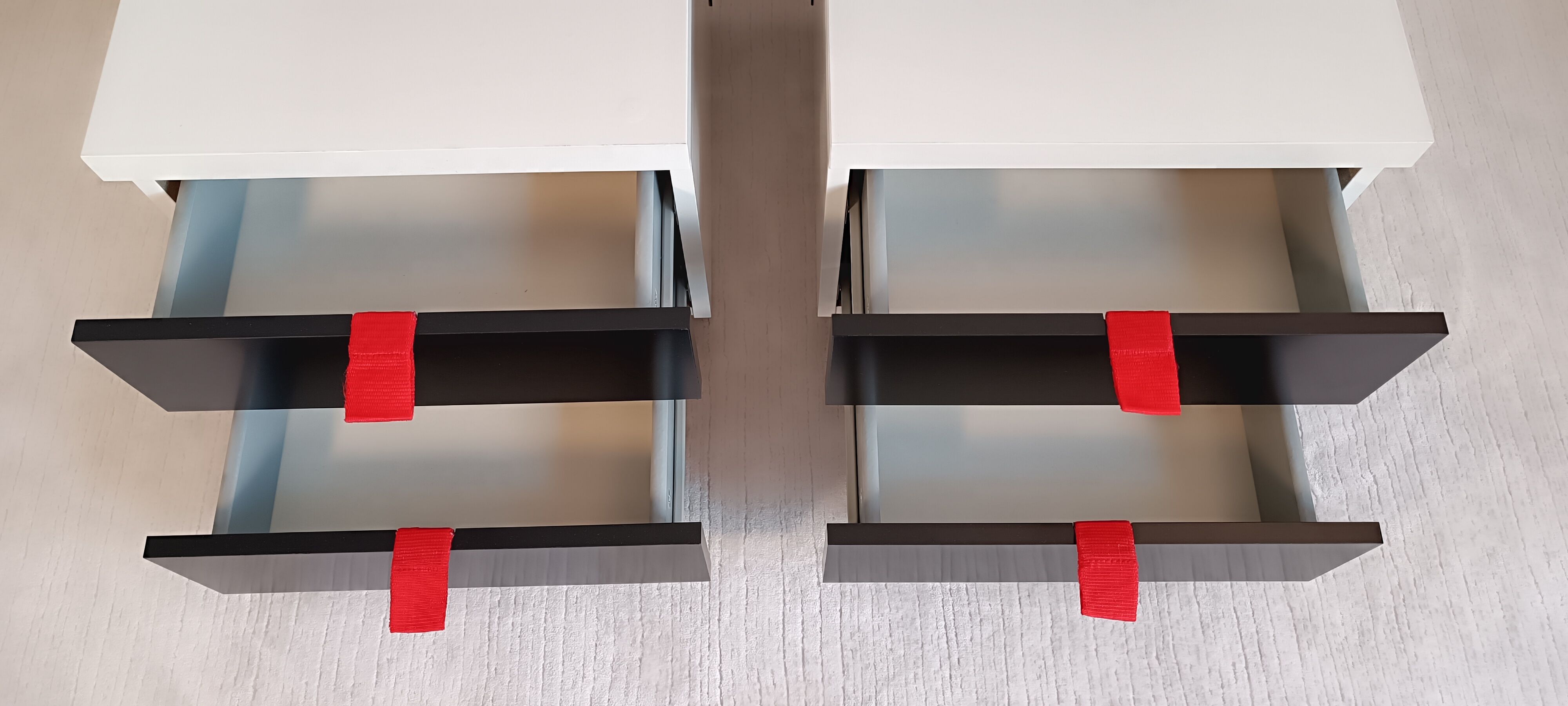 Tables de chevet postmodernes ikea noir et blanc 1980’s en tbeg