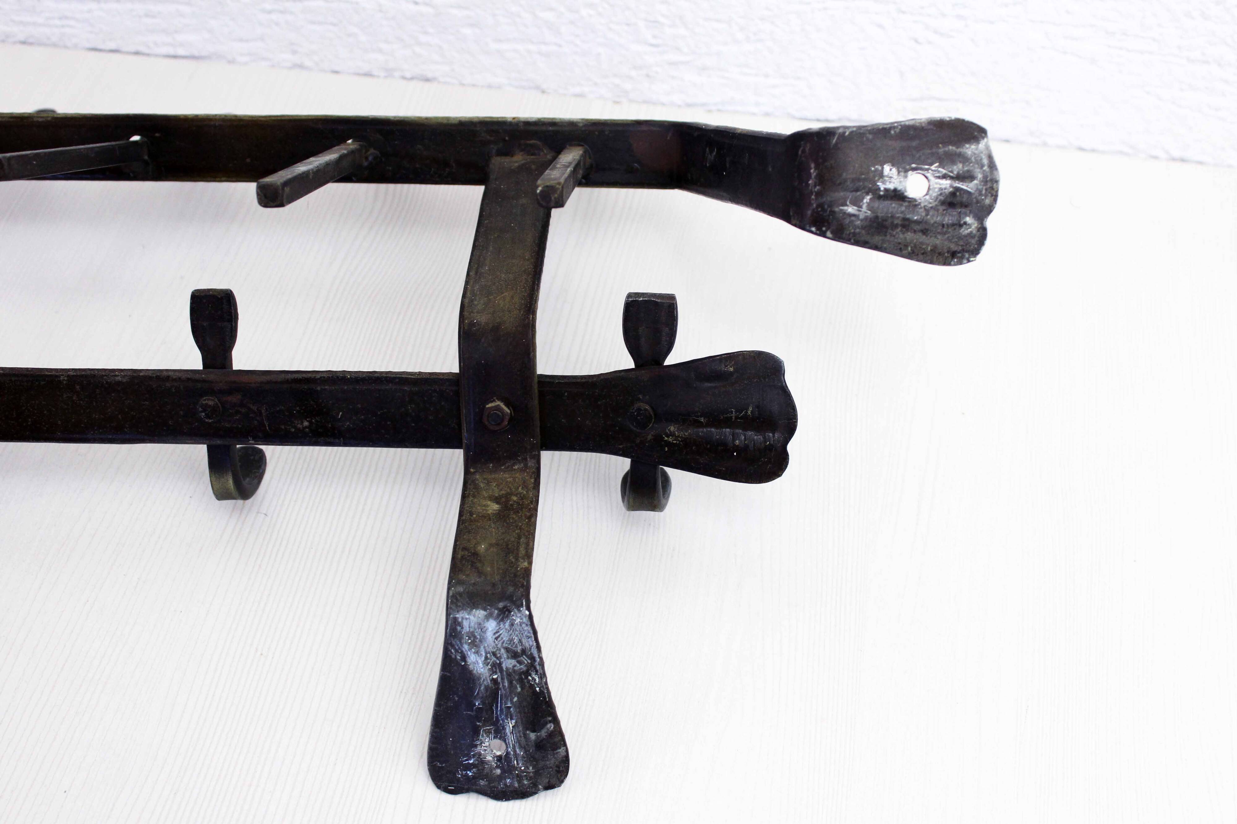 Metal wall coat rack