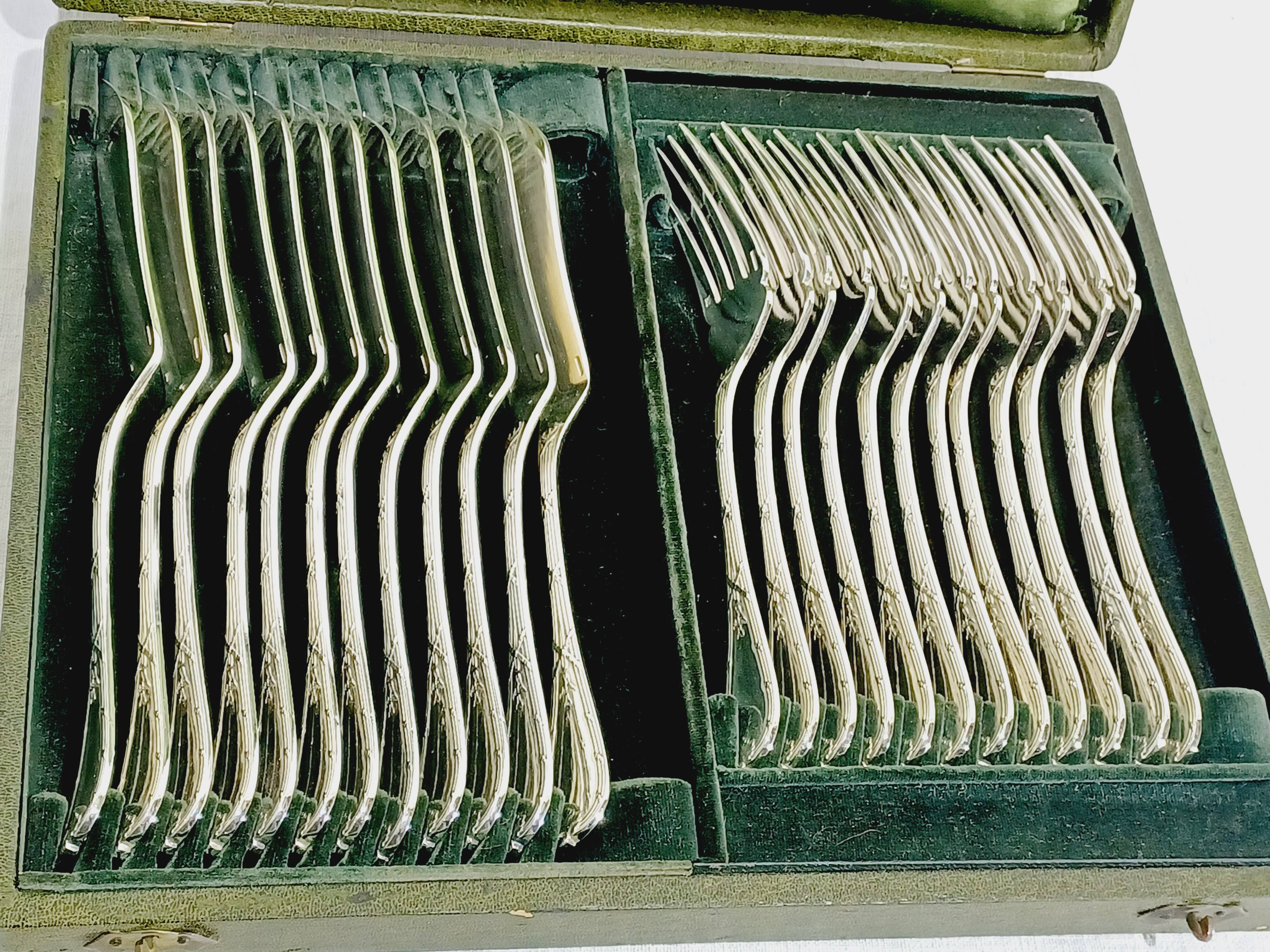 Christofle – 12-piece silver-plated fish cutlery set