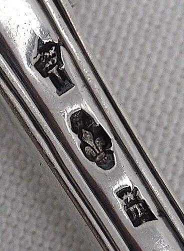 Serving spoon, silver, 18th century, straight thread pattern.