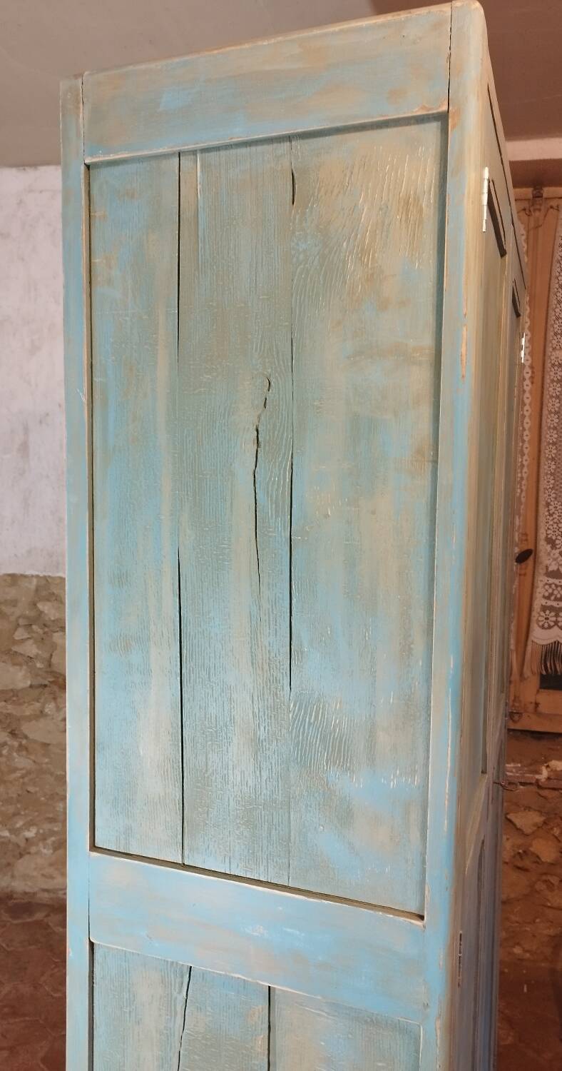 Armoire parisienne