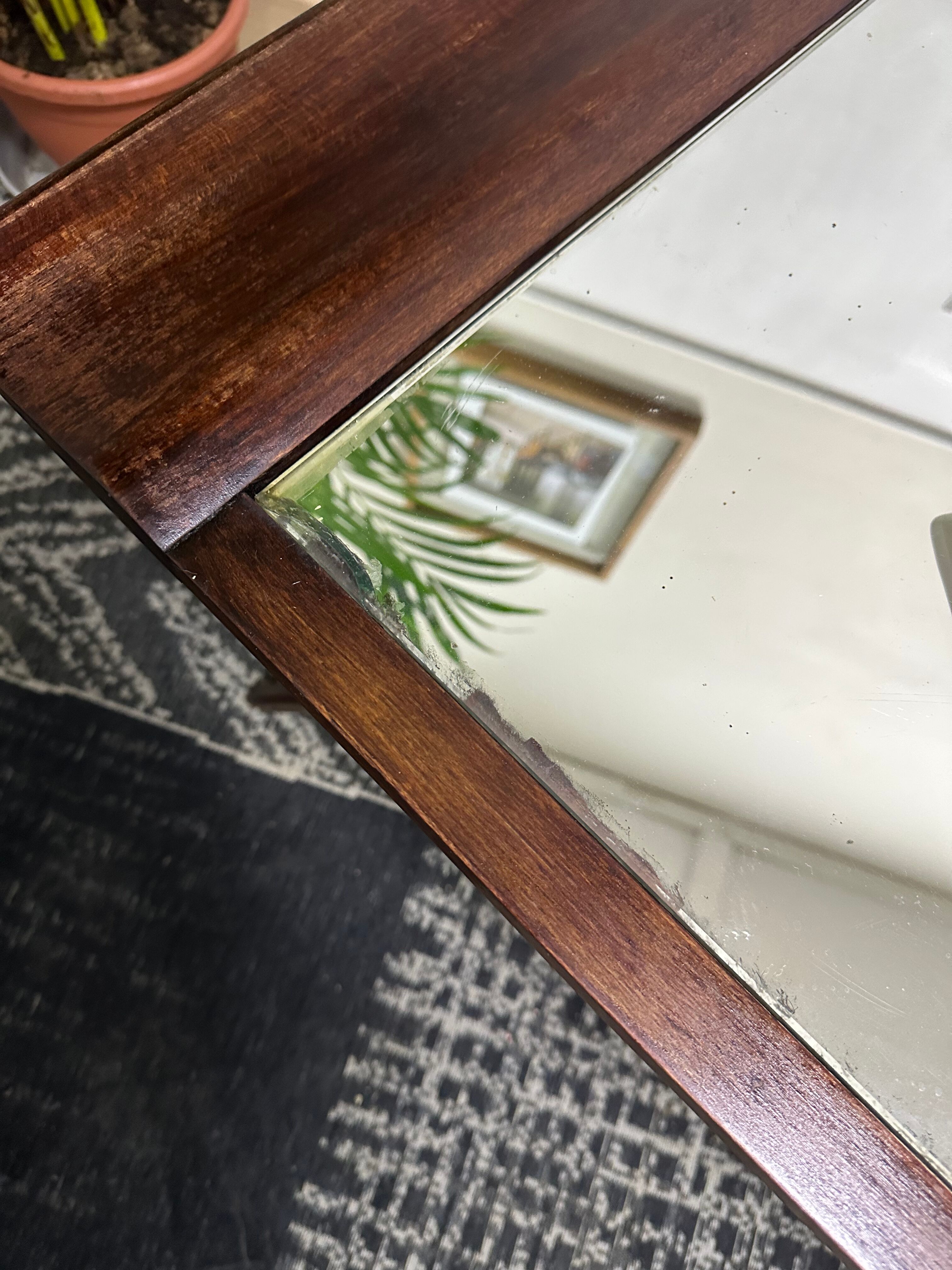 Mirror coffee table and compass legs