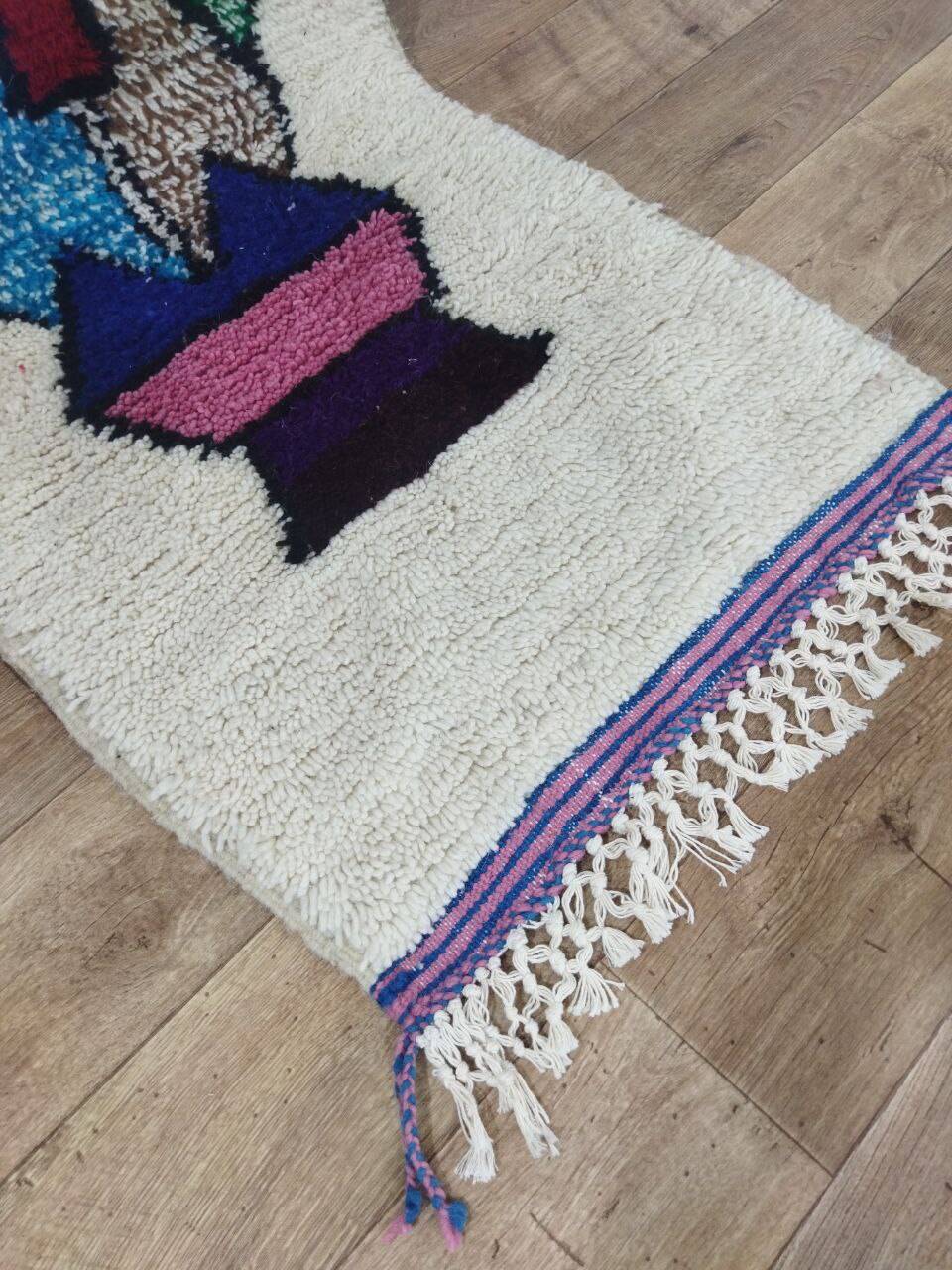Handcrafted moroccan berber rug 172 x 65 cm