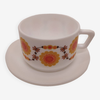 A vintage Arcopal cup with its saucer