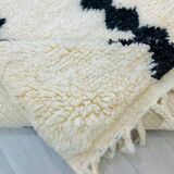 Handmade Moroccan rug in wool 250cm x 150cm