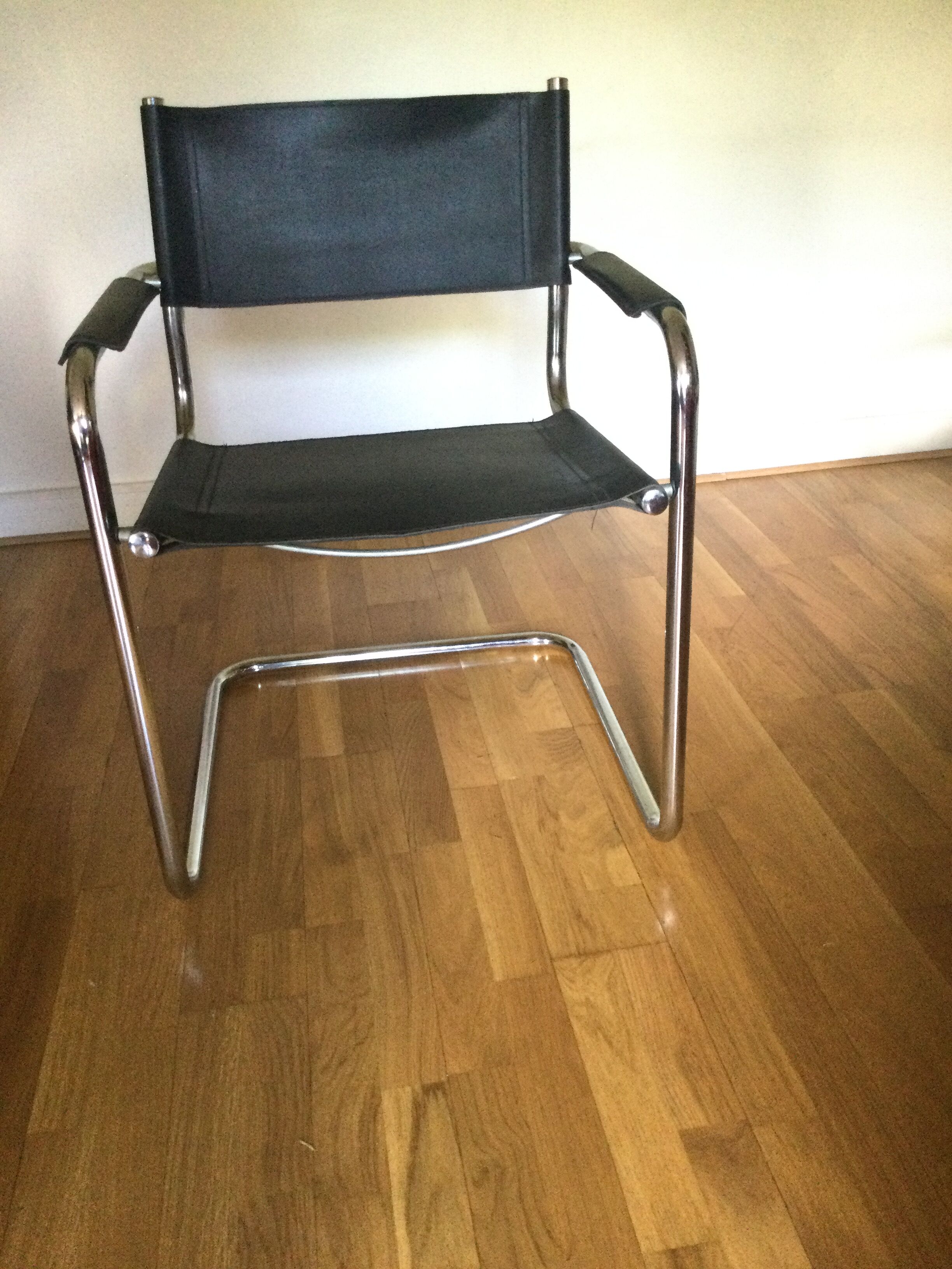 MG5 armchair by Matteo Grassi