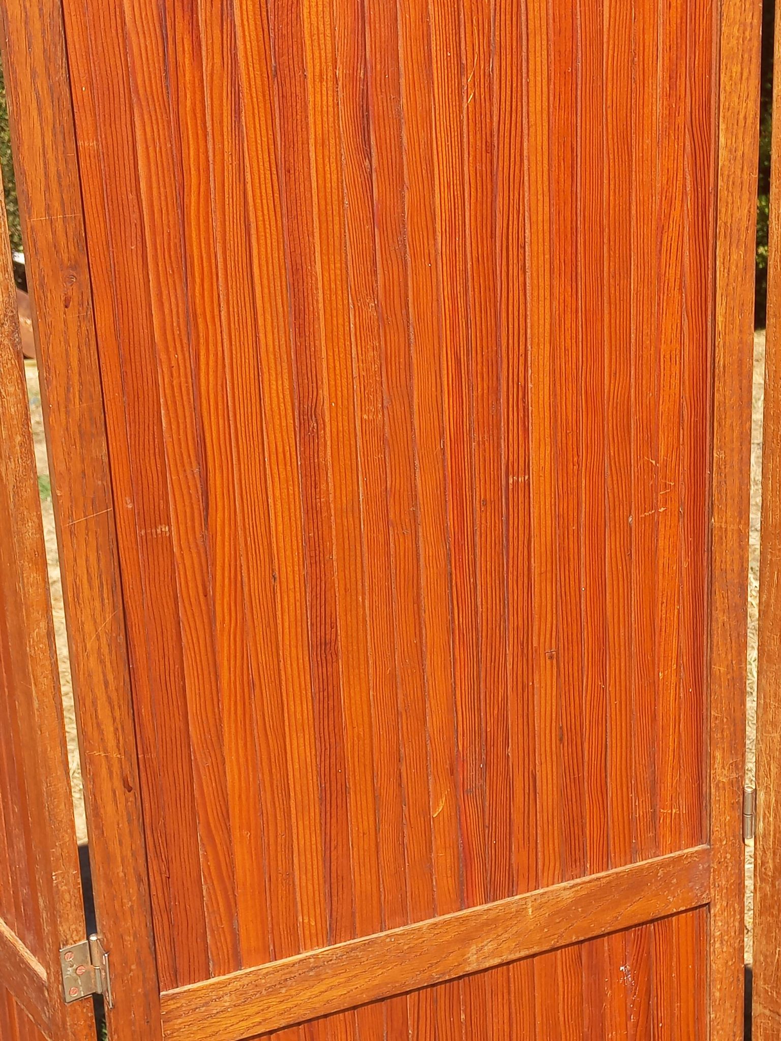 1930s bistro screen with slats