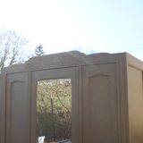 Art Deco wardrobe with three doors – Kaki Barda (Liberon)