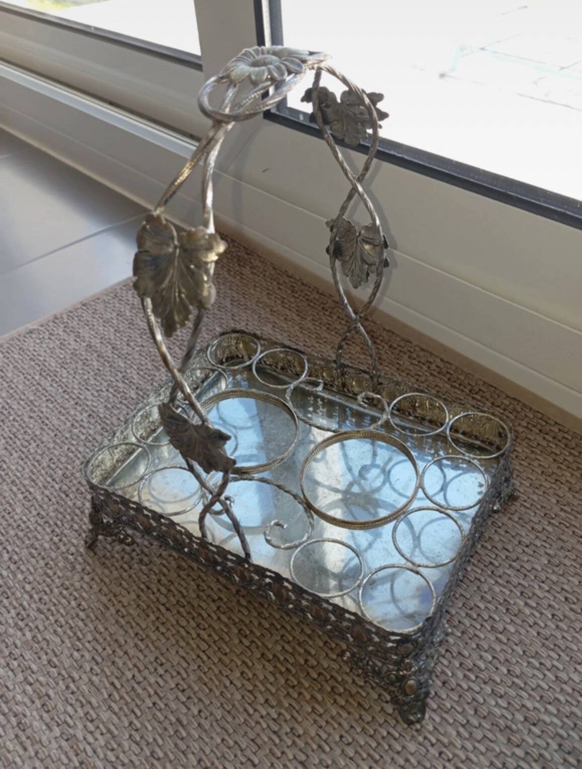 Blue liqueur service with its stand