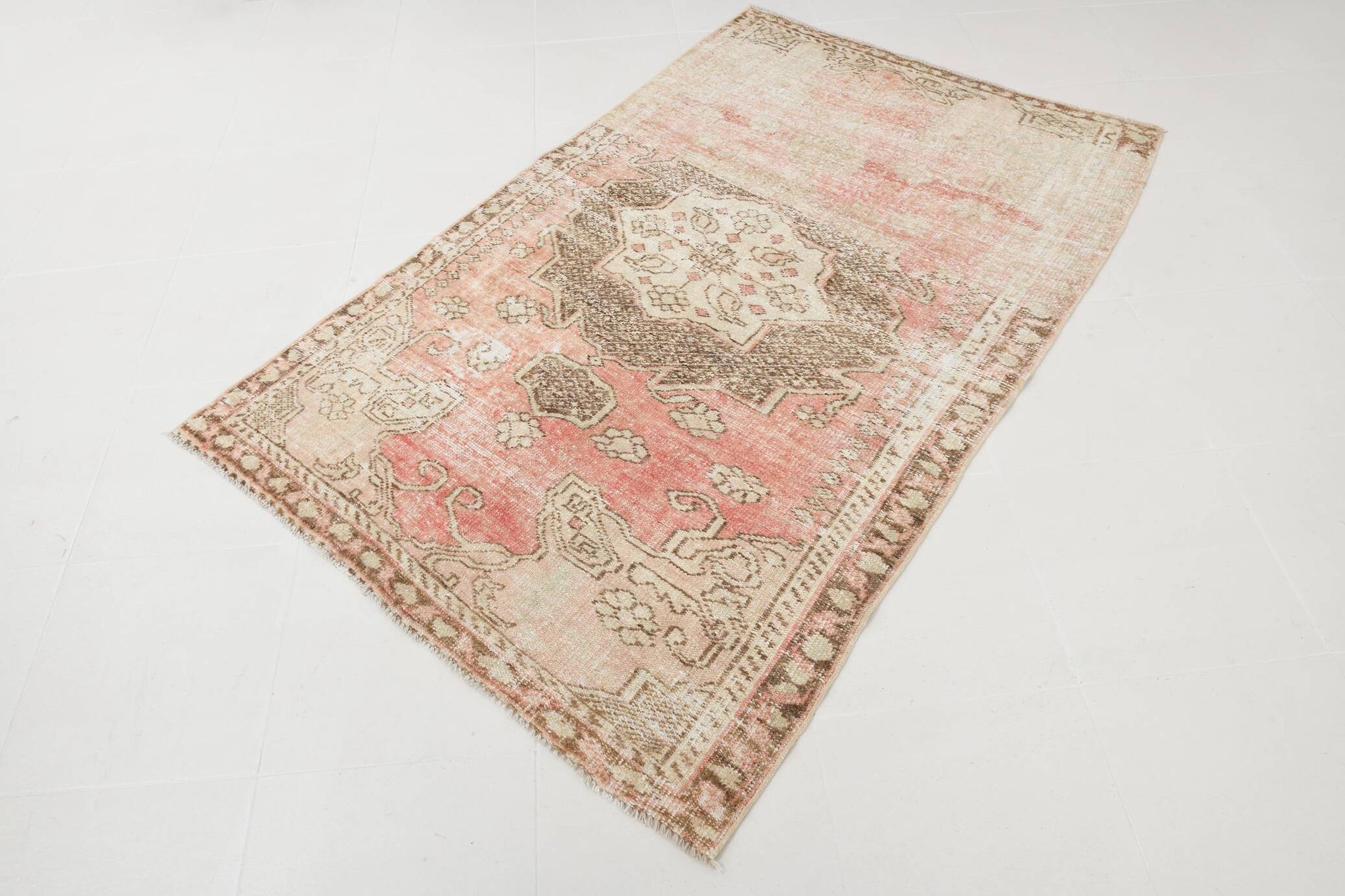 Pale Red & Brown Classic Persian Rug, 124x197Cm