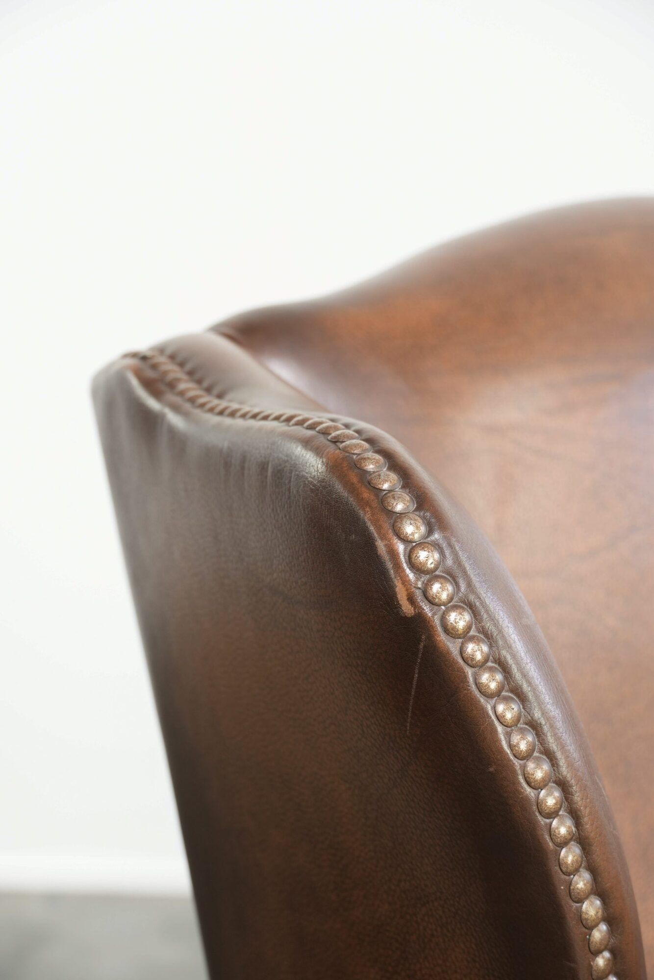 Set of 2 cow leather wingback armchairs in English style