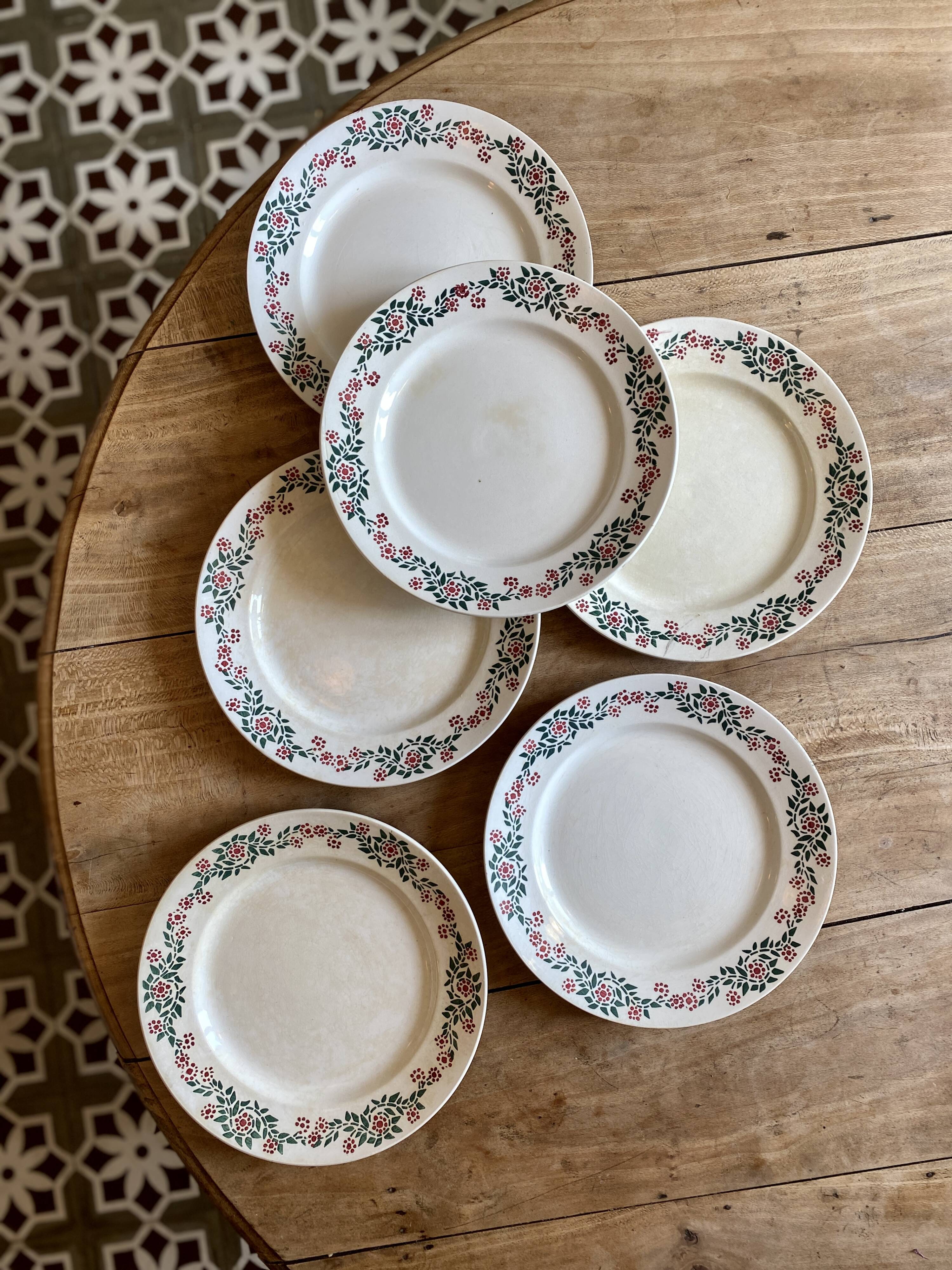 Set of 6 old flat plates model Cécile de HBCM