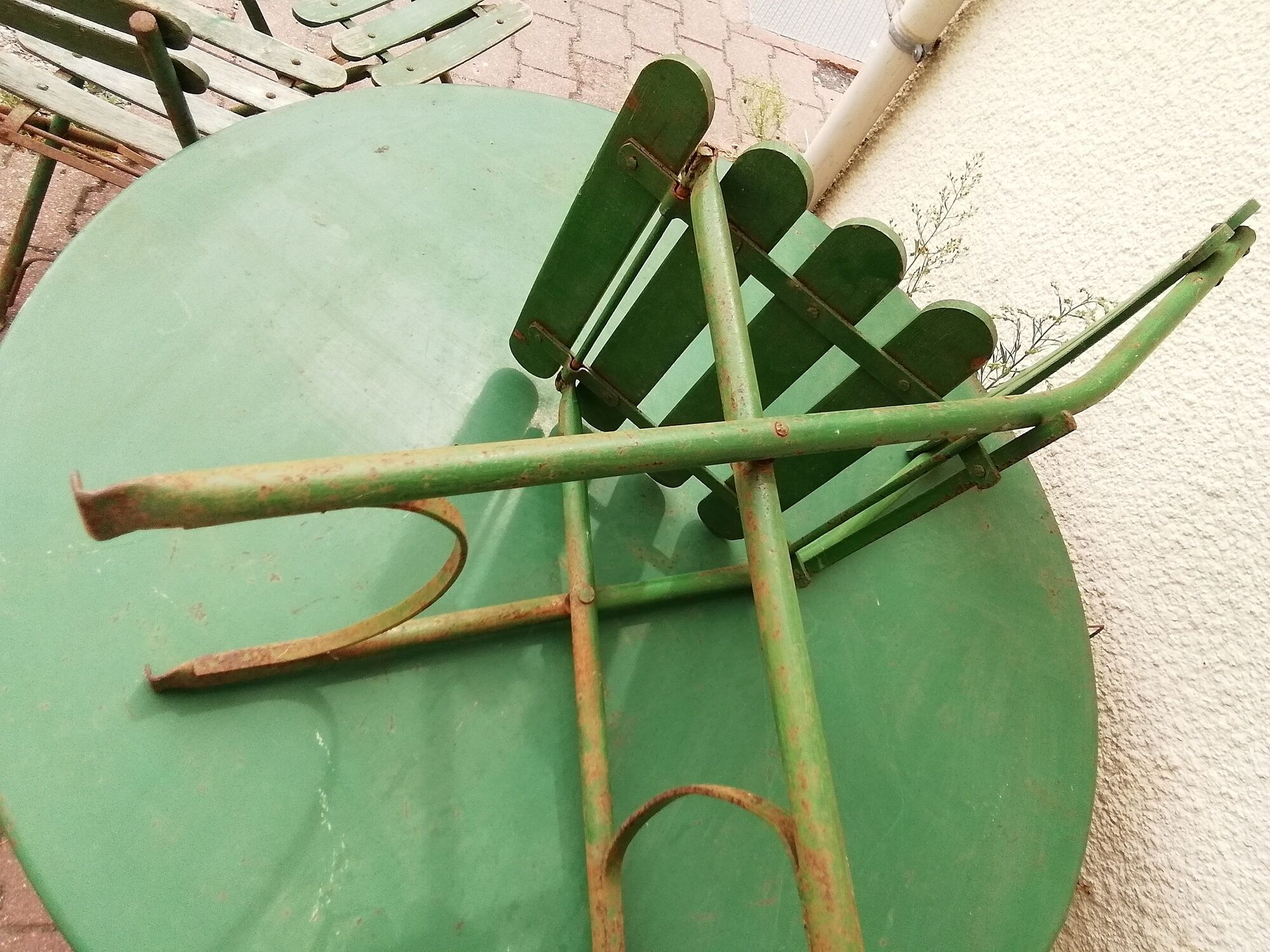4 old iron and wood garden folding chairs