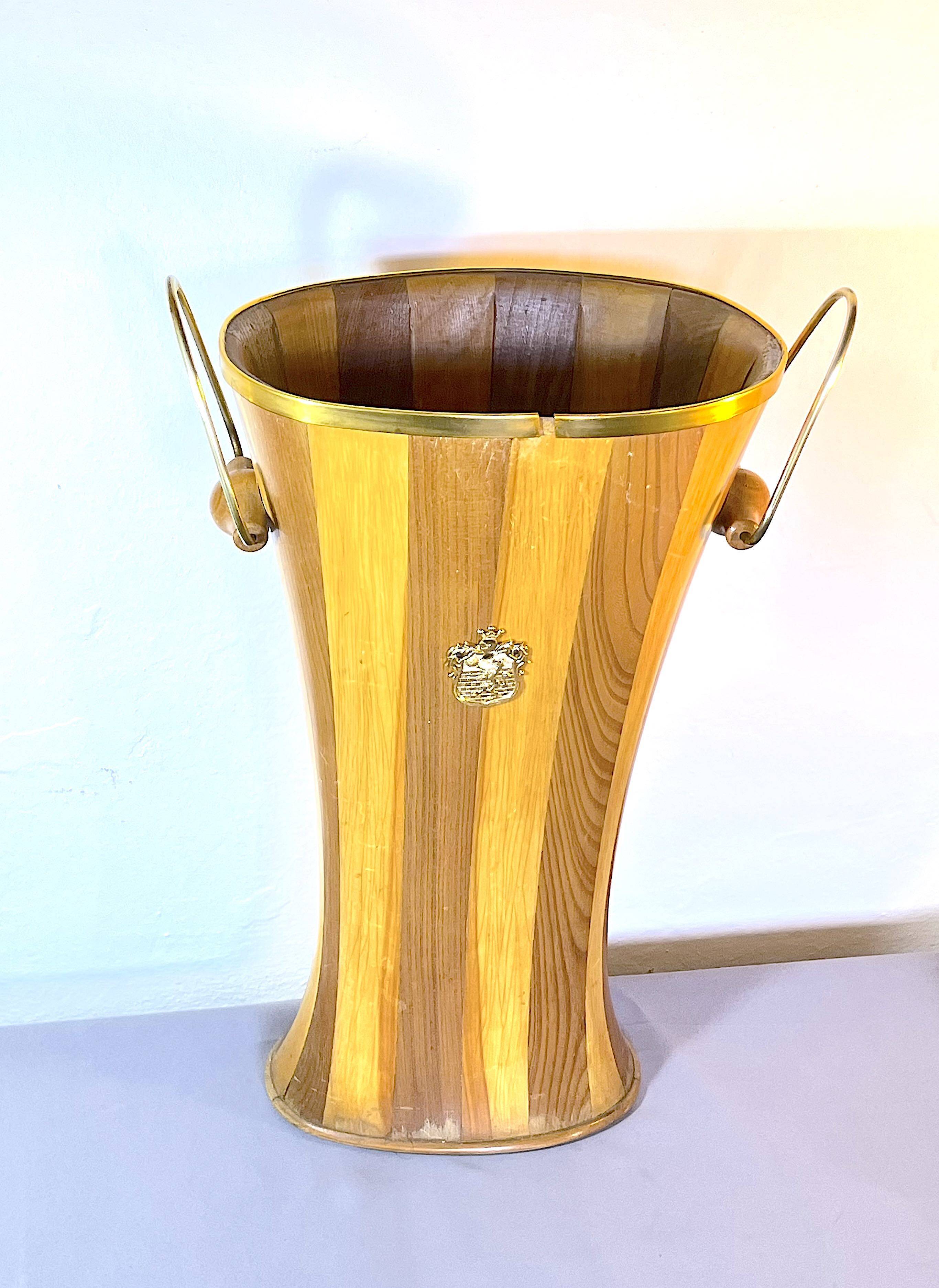 Cane or umbrella holder in varnished wood, brass, with coat of arms, Italy 1950