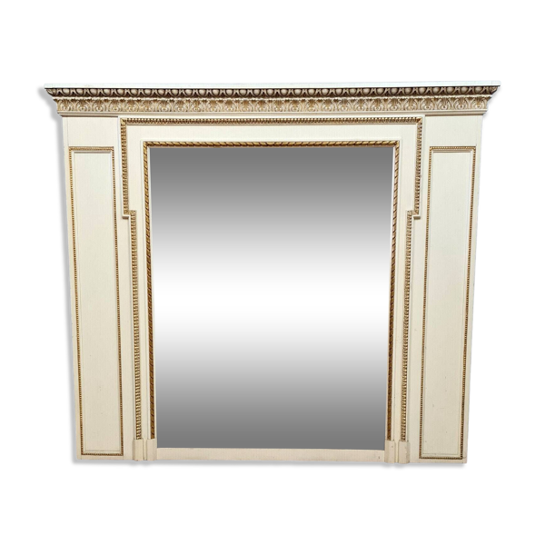 Miroir de boiserie Louis XVI réalisé au XIXeme siècle
