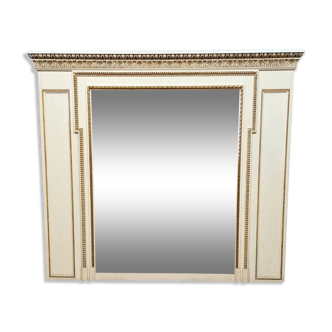 Miroir de boiserie Louis XVI réalisé au XIXeme siècle