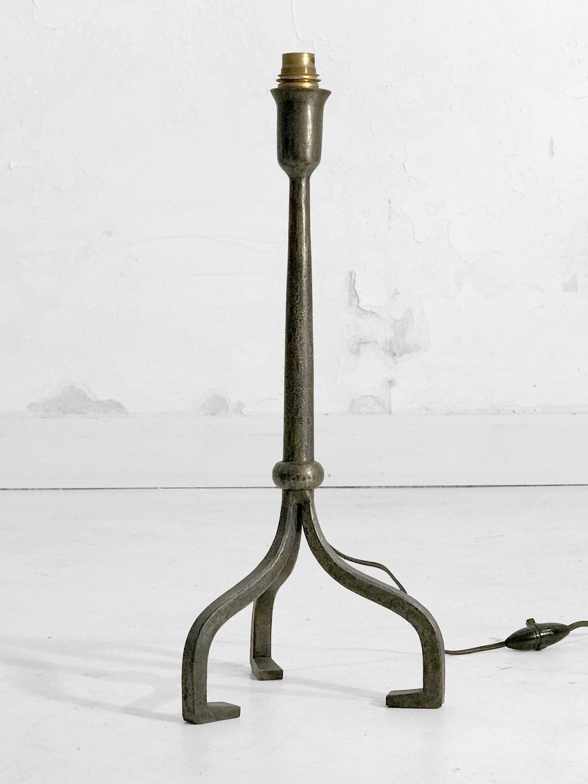 Wrought iron tripod table lamp