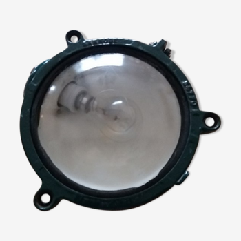 Round wall light