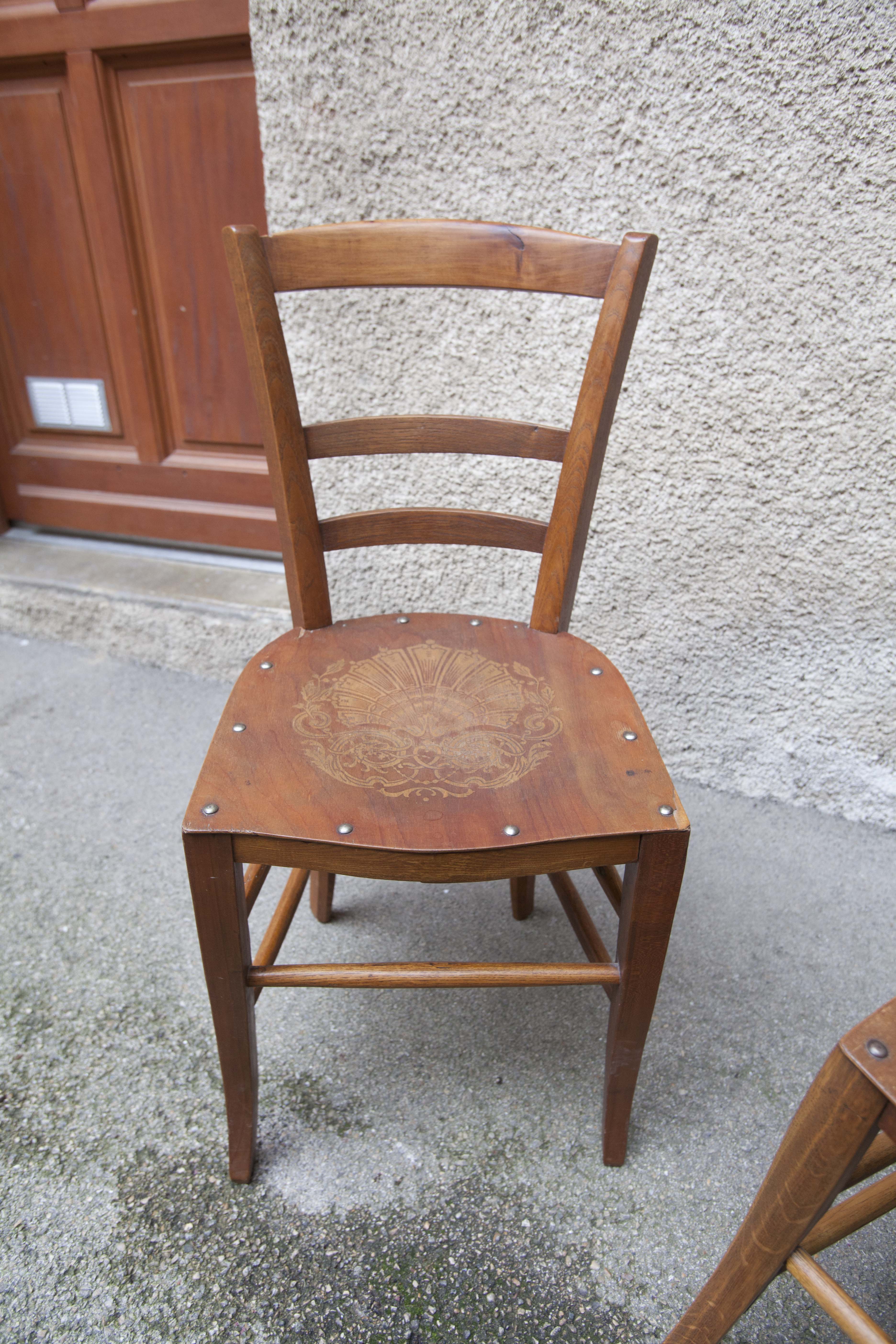 Pair of wooden chairs from the 1920s