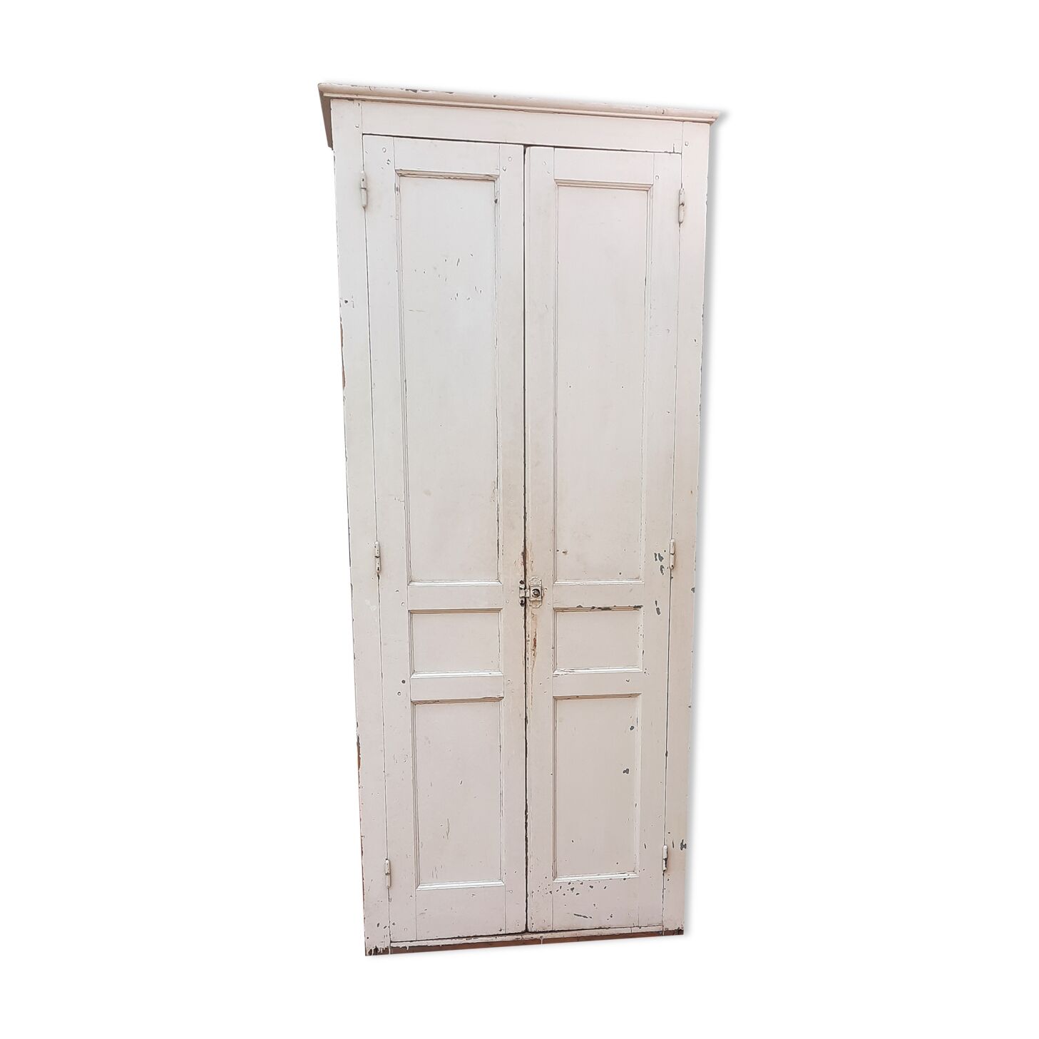 Armoire parisienne