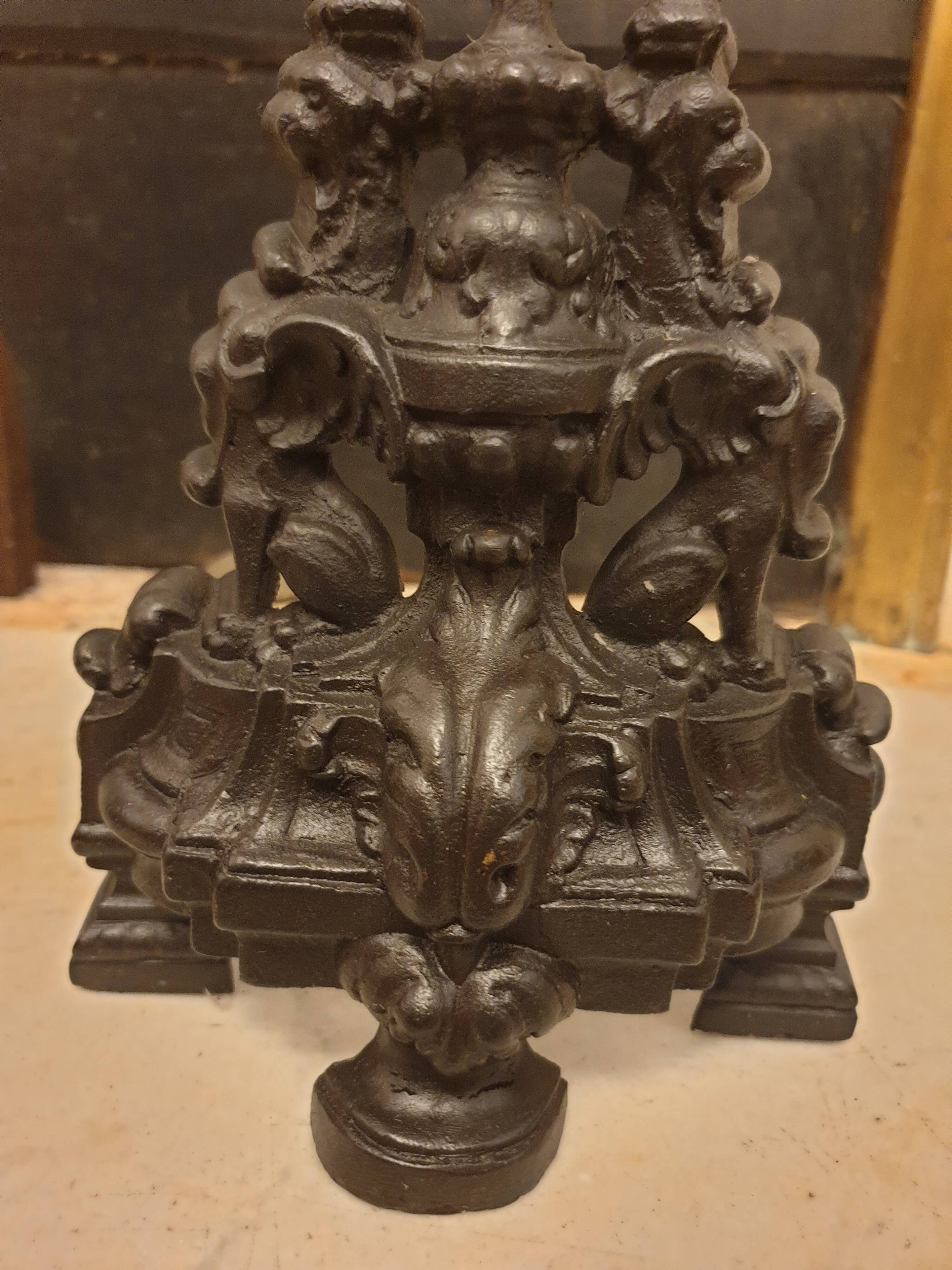 Cast iron chenets