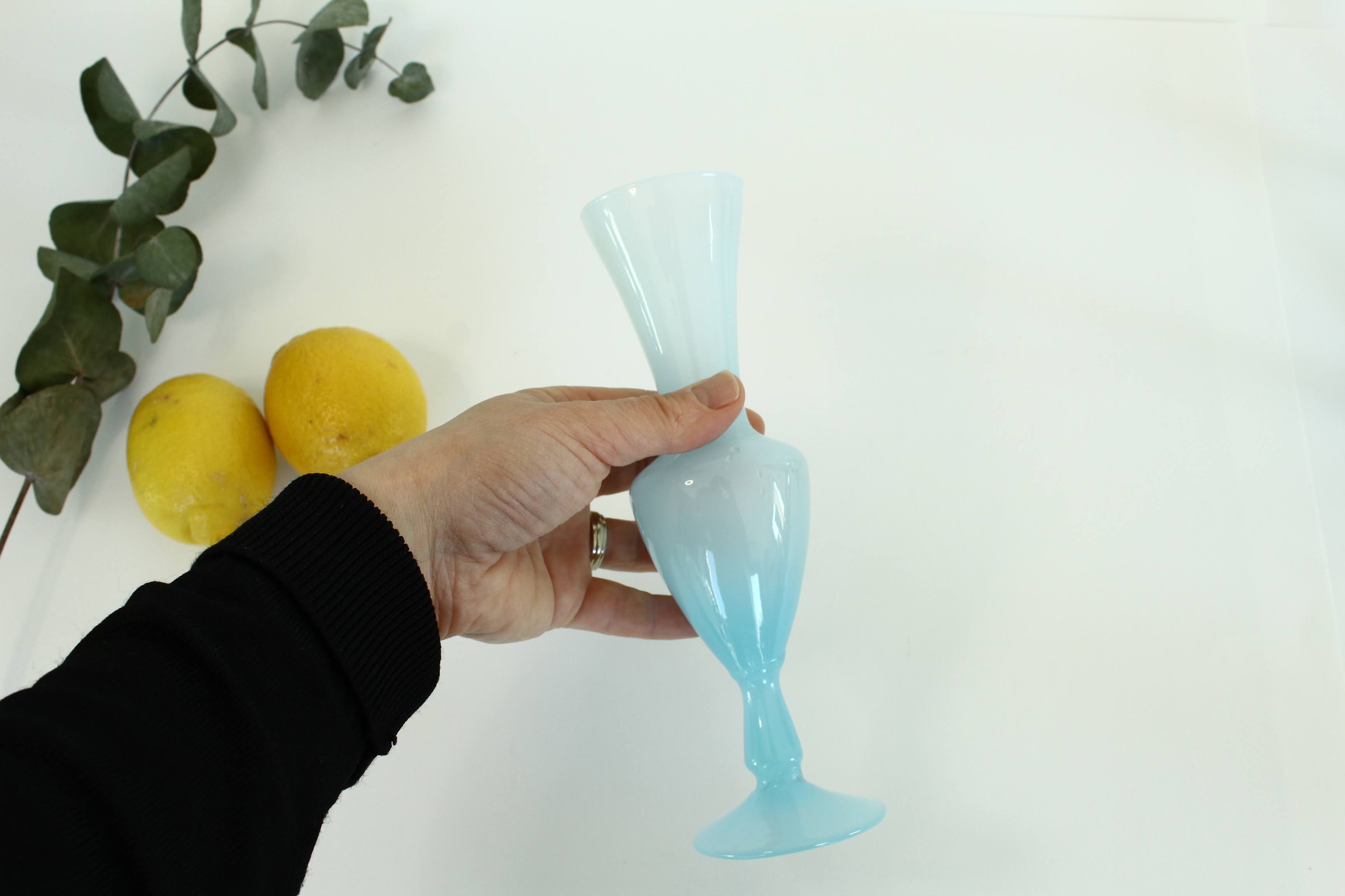 Soliflore in blue opaline