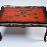 Low table in chinese black and red lacquer from the 19th century with independent tray