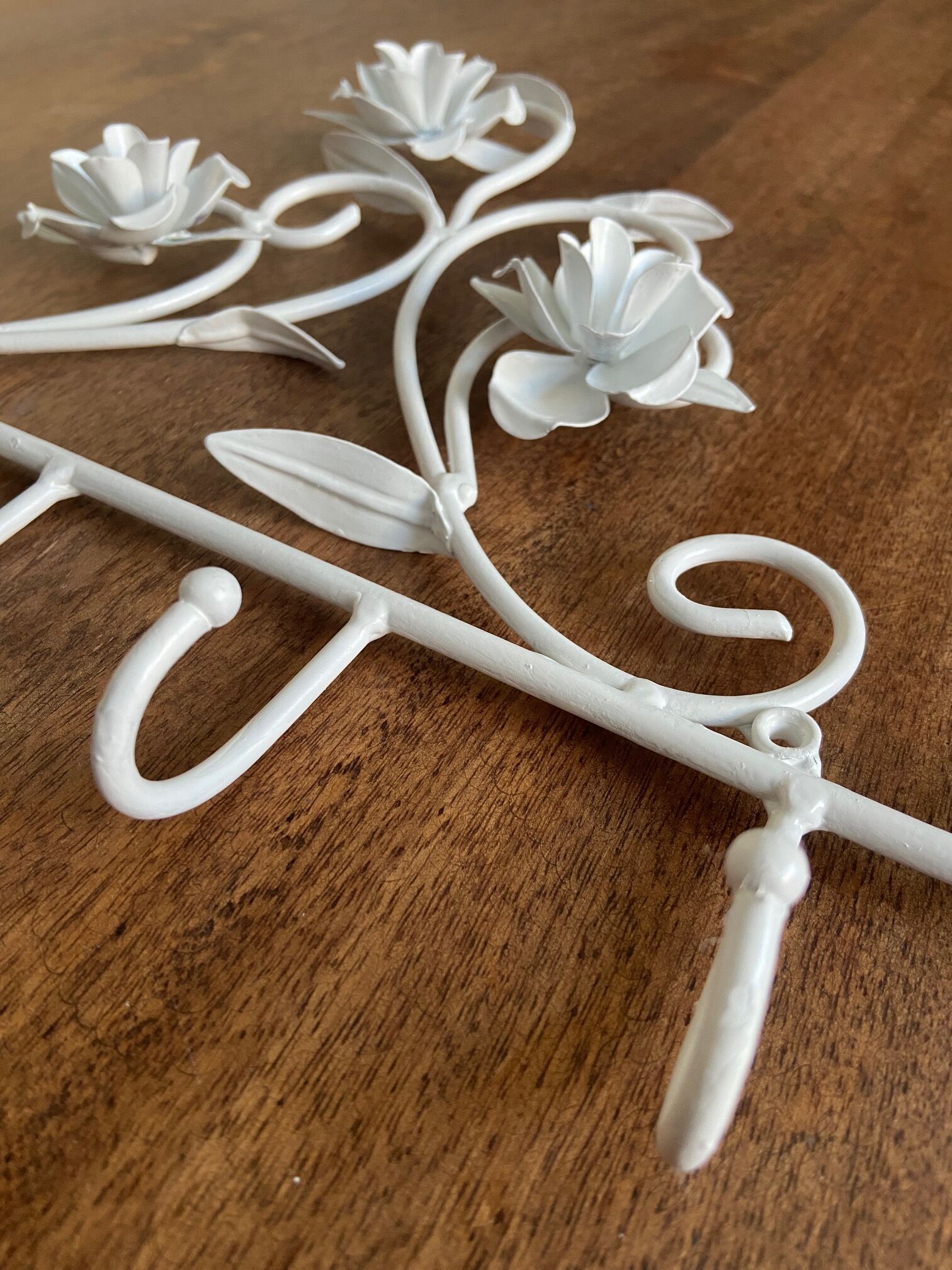 Metal wall towel rail