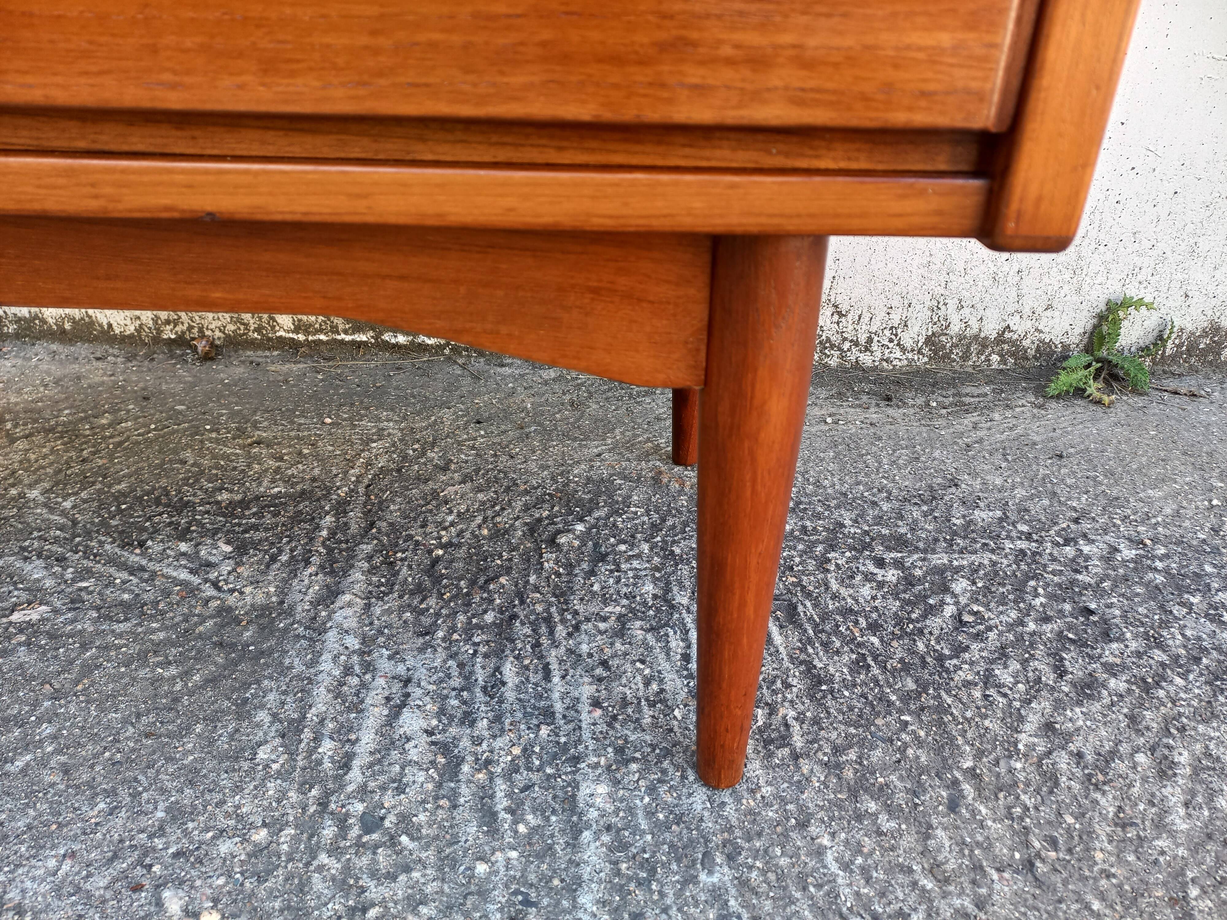 Scandinavian chest of drawers