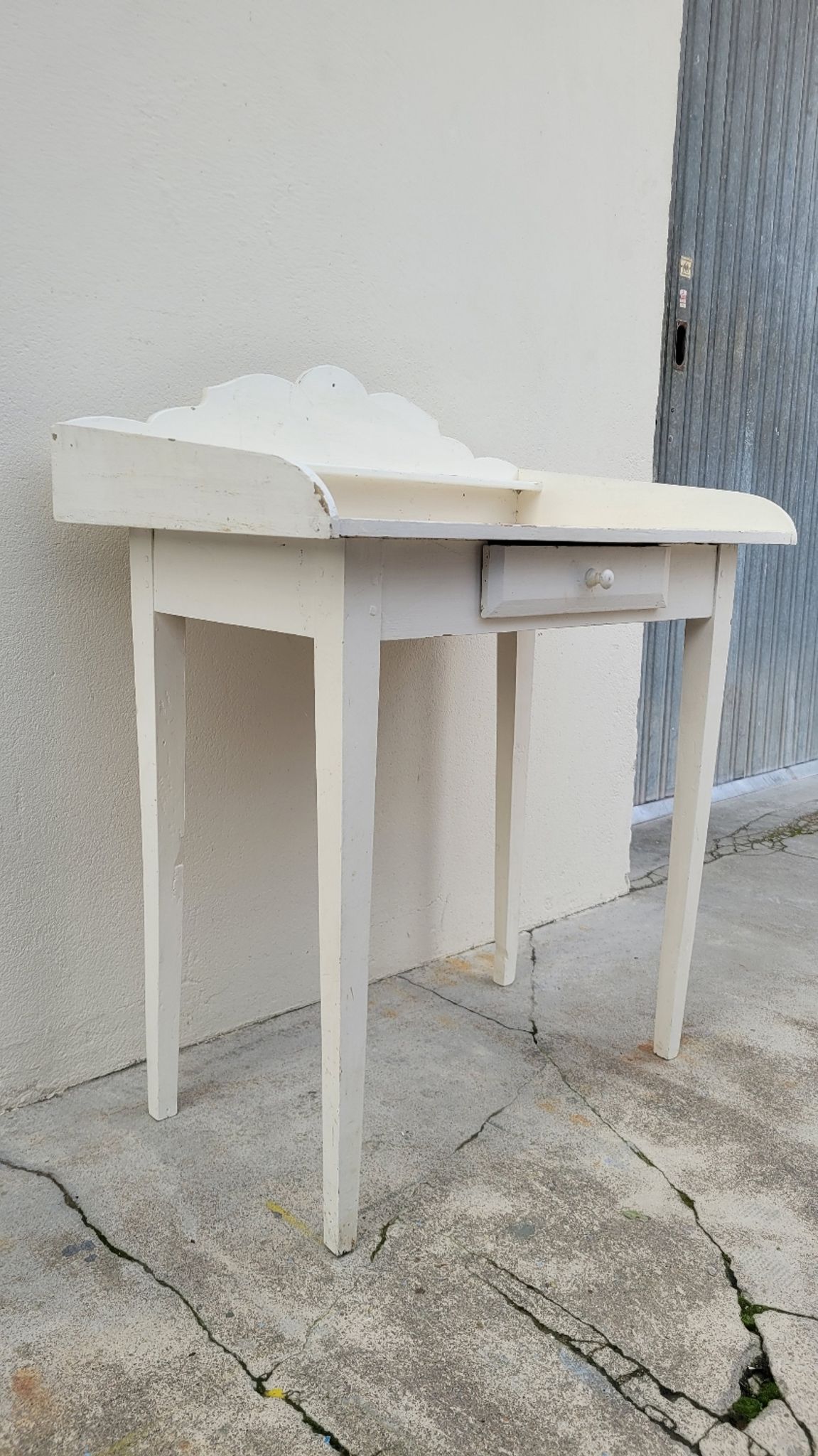 Dressing table old wooden dressing table, one drawer