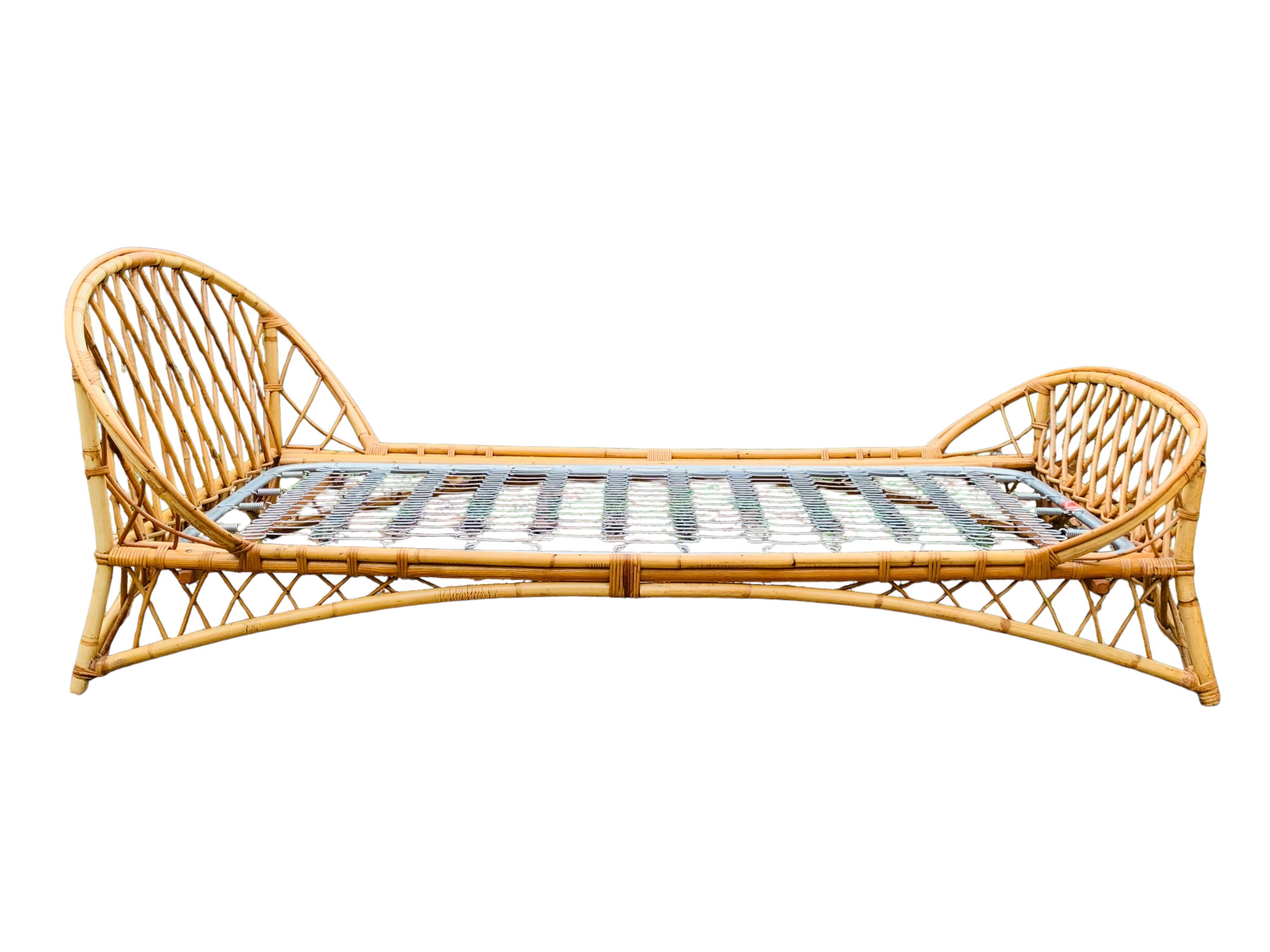 Rattan basket bed 90x190 vintage 1960