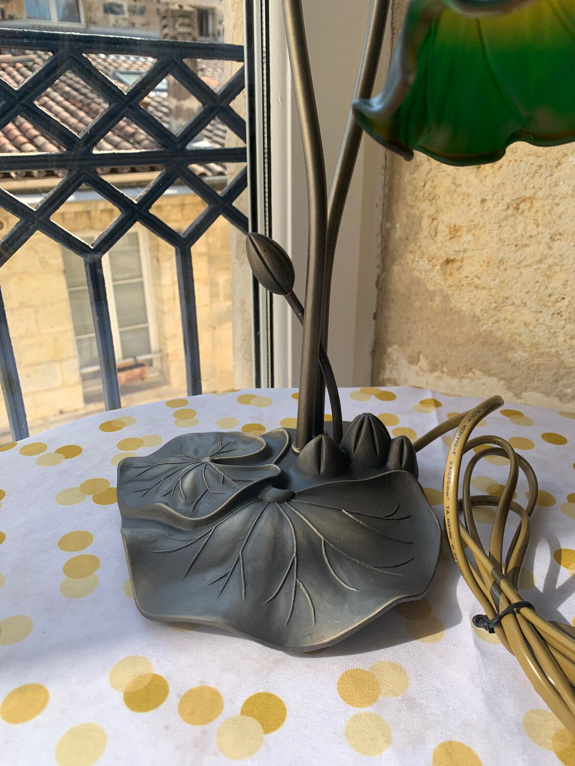 Antique table lamp Water lily