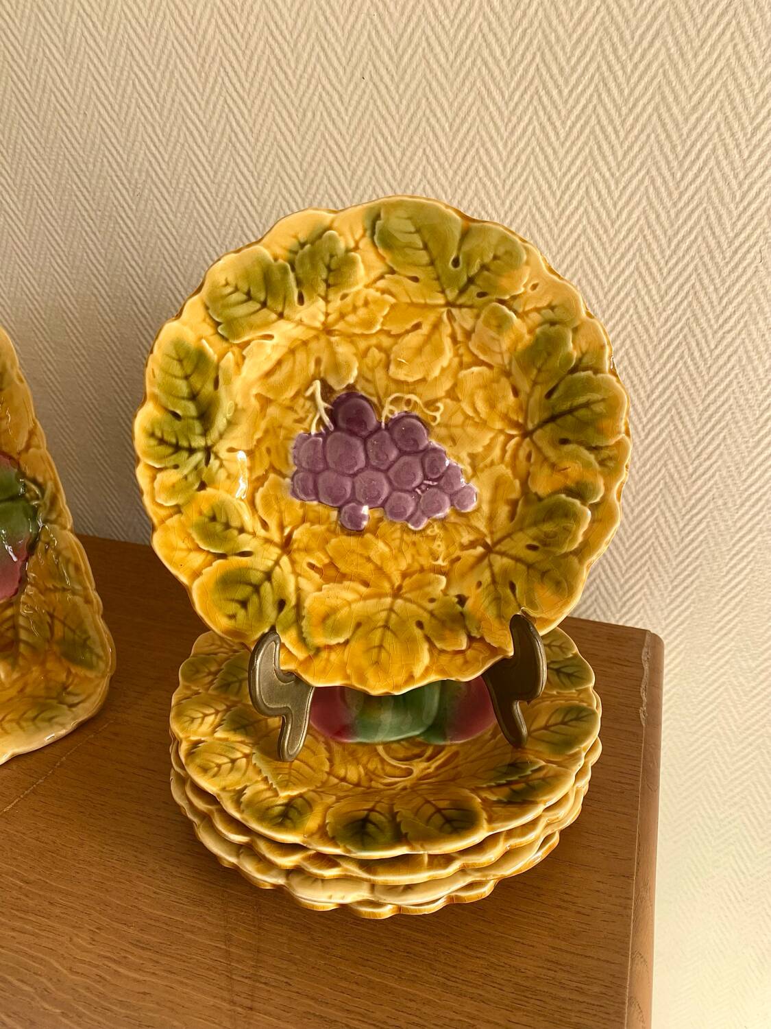Antique set in Sarreguemines majolica from the 20th century.