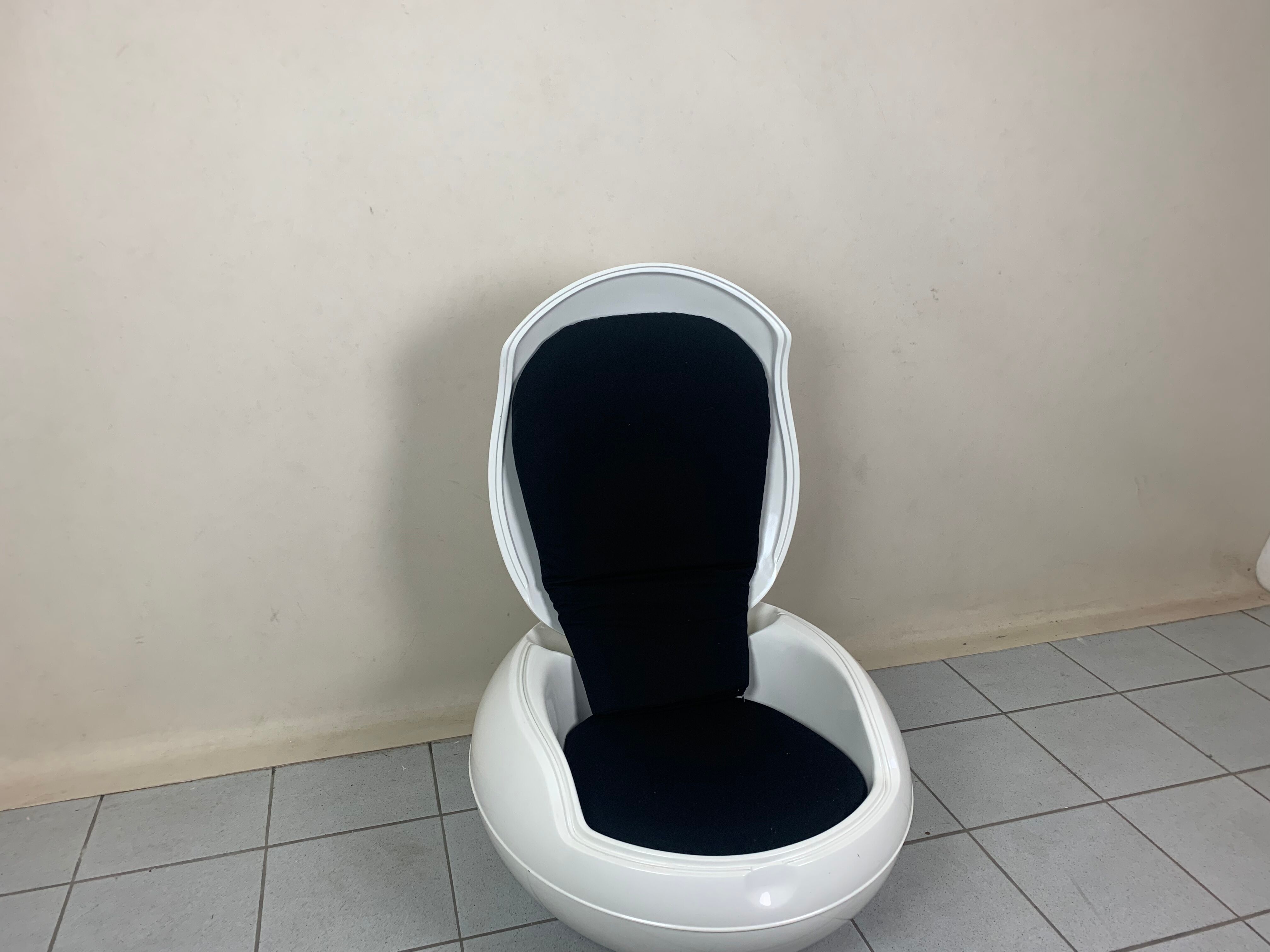 Peter Ghyczy - Ghyczy Novo - Ghyzcy Garden Egg