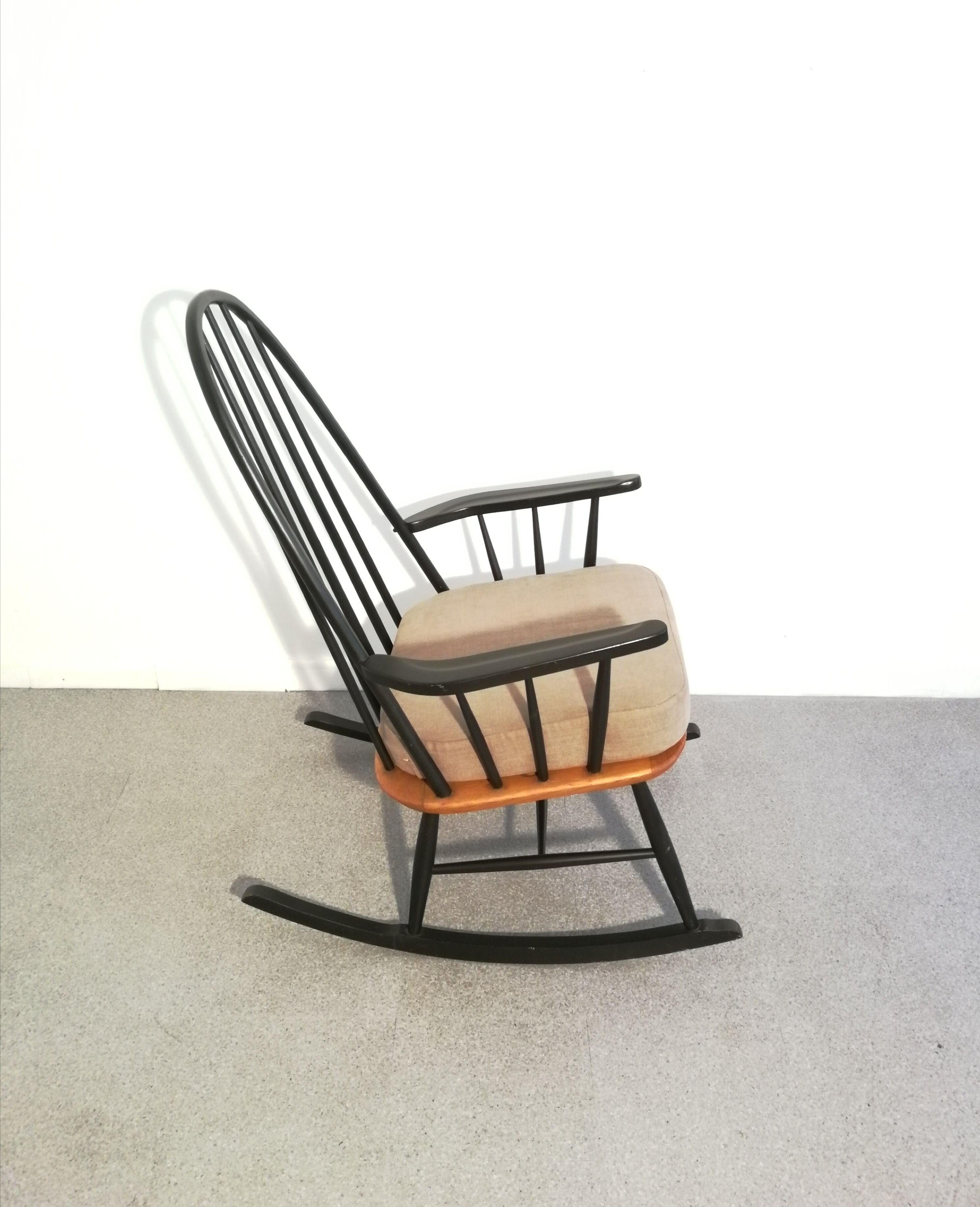 Rocking chair
