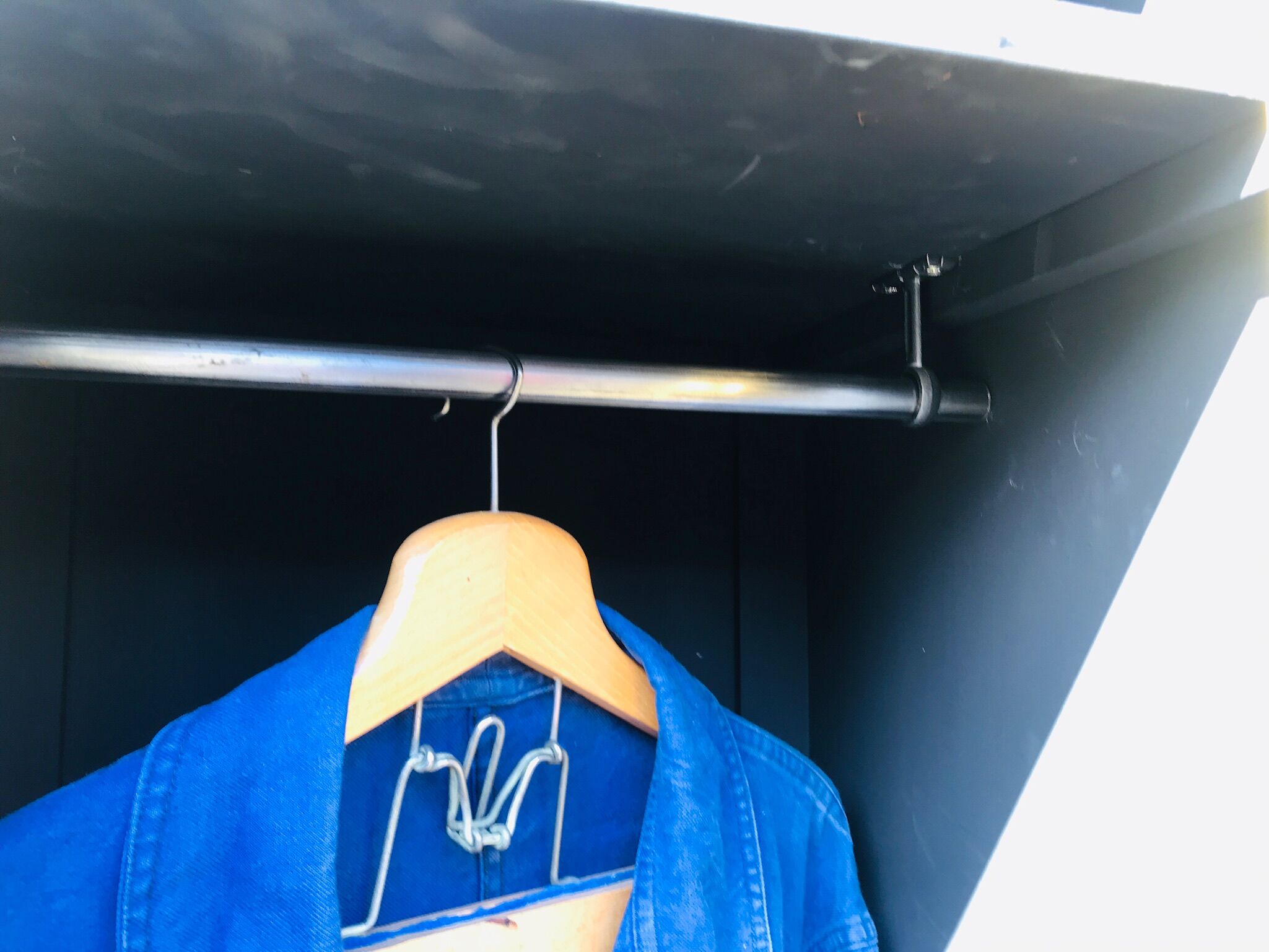 Wardrobe locker room paris post