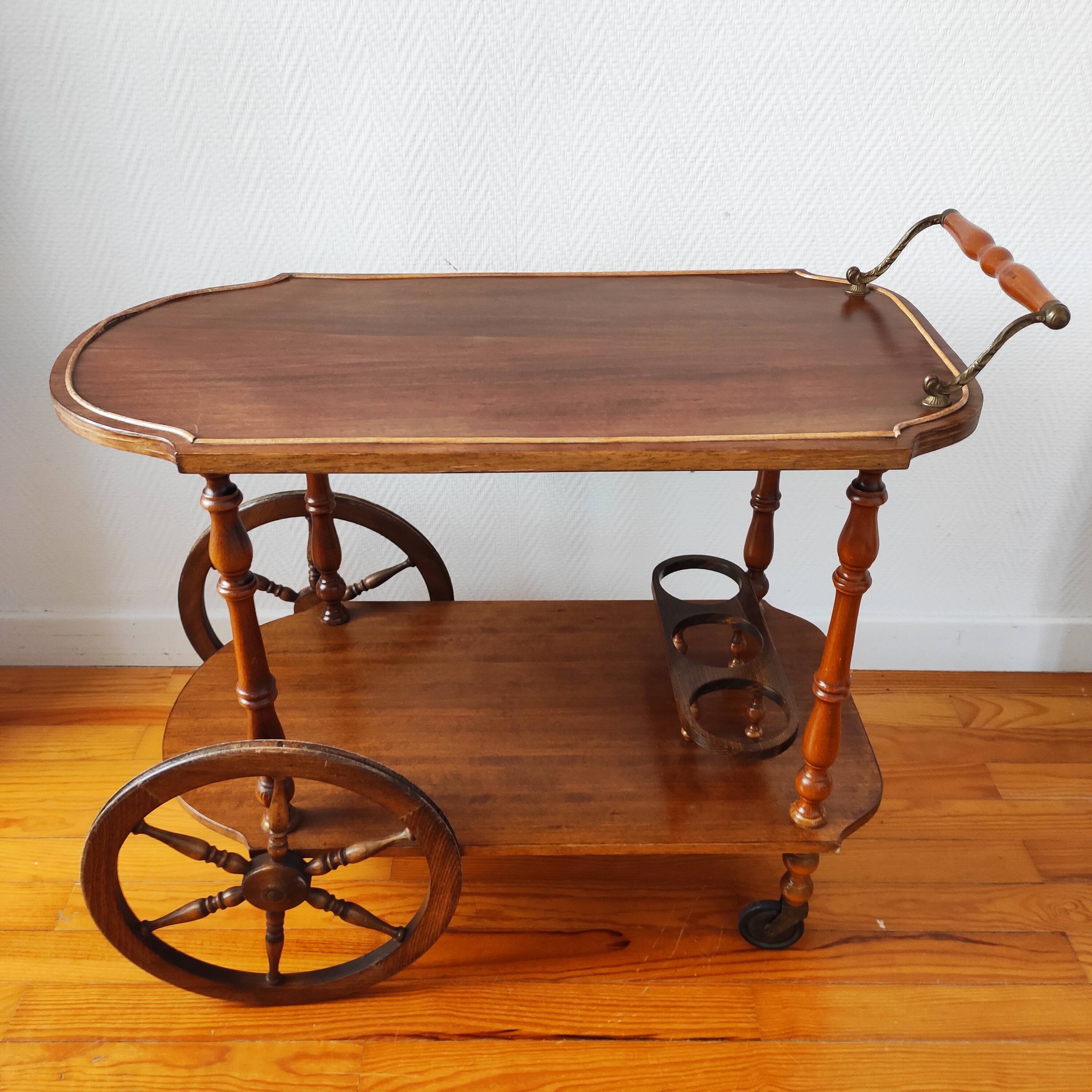 Trolley on wheels service trolley