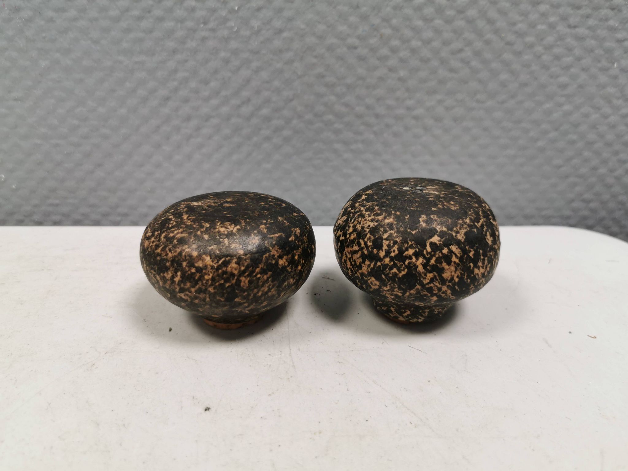 Ceramic salt and pepper set. Danish, estimated to be from the 1980s.
