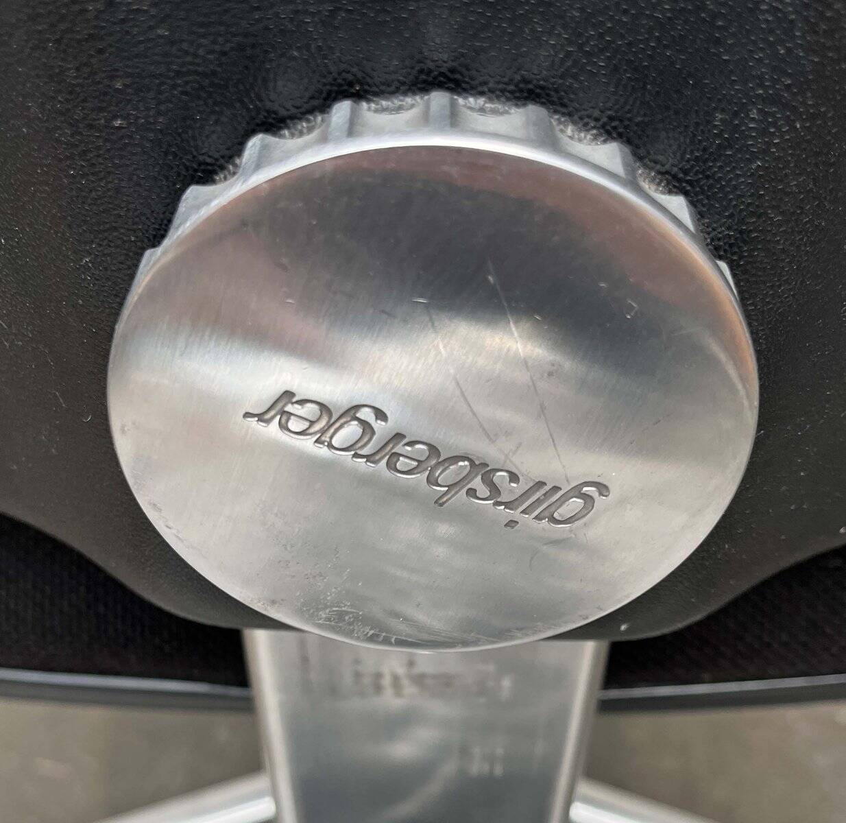 Vintage swivel office chair German model Eurochair 5600 by Fritz Makiol for Girsberger, 1970s.