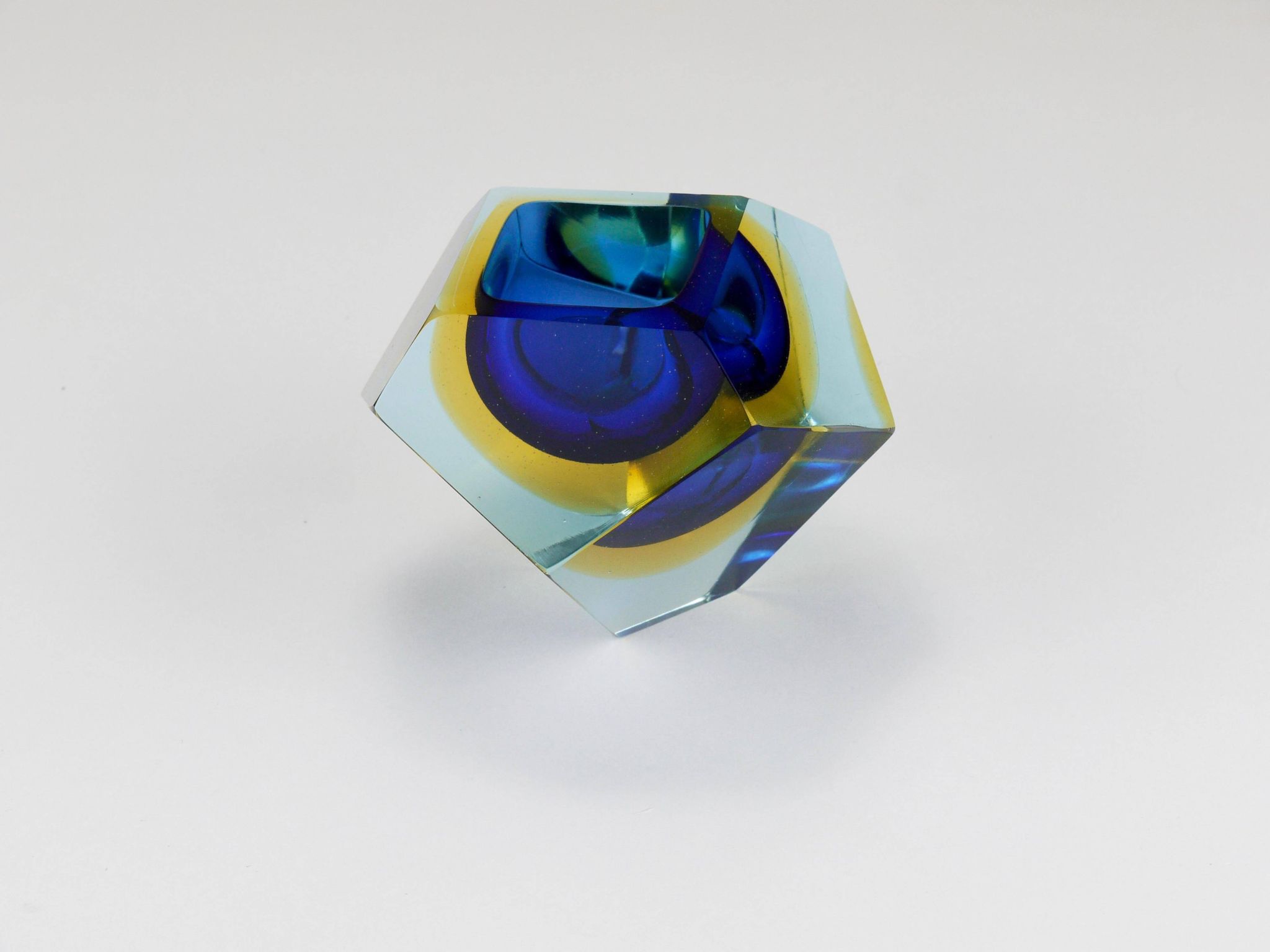 Faceted diamond caviar bowl Mandruzzato Sommerso, Murano glass, Italy, 1960s