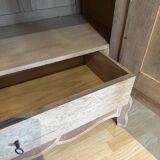 Aerogummed cabinet