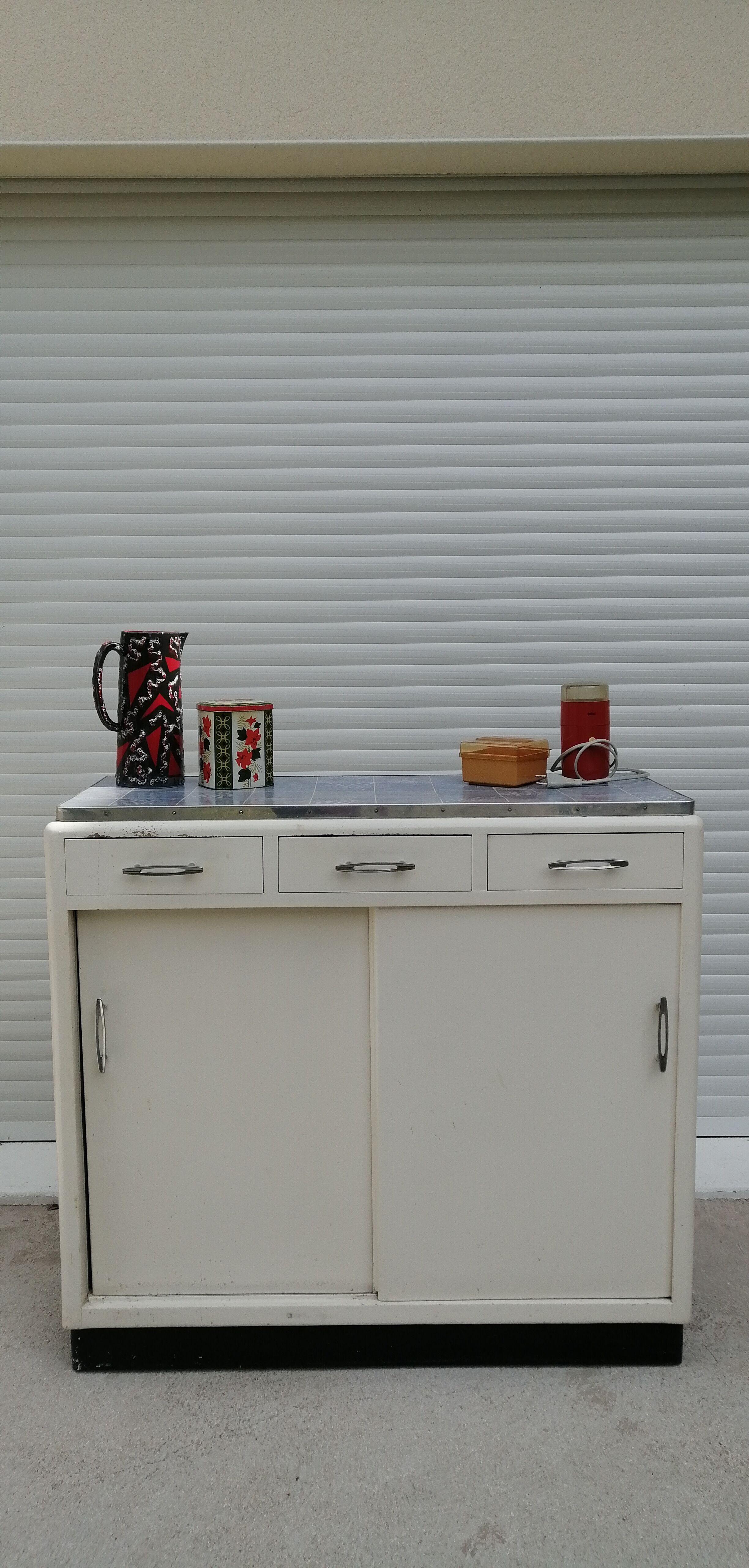 Buffet sliding doors 50/60 years