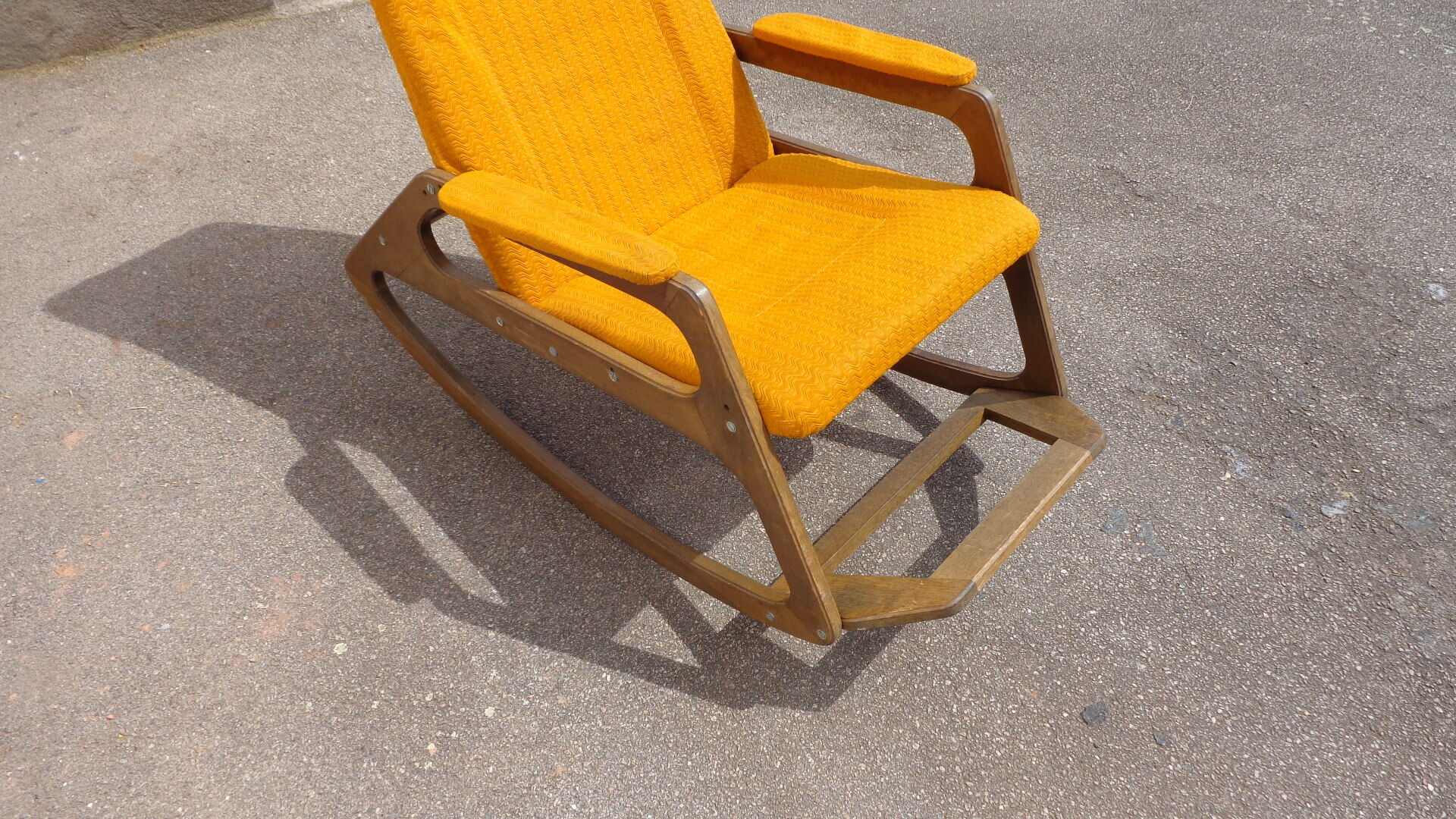 Rocking chair Krasna Jizba par Uluv 1960