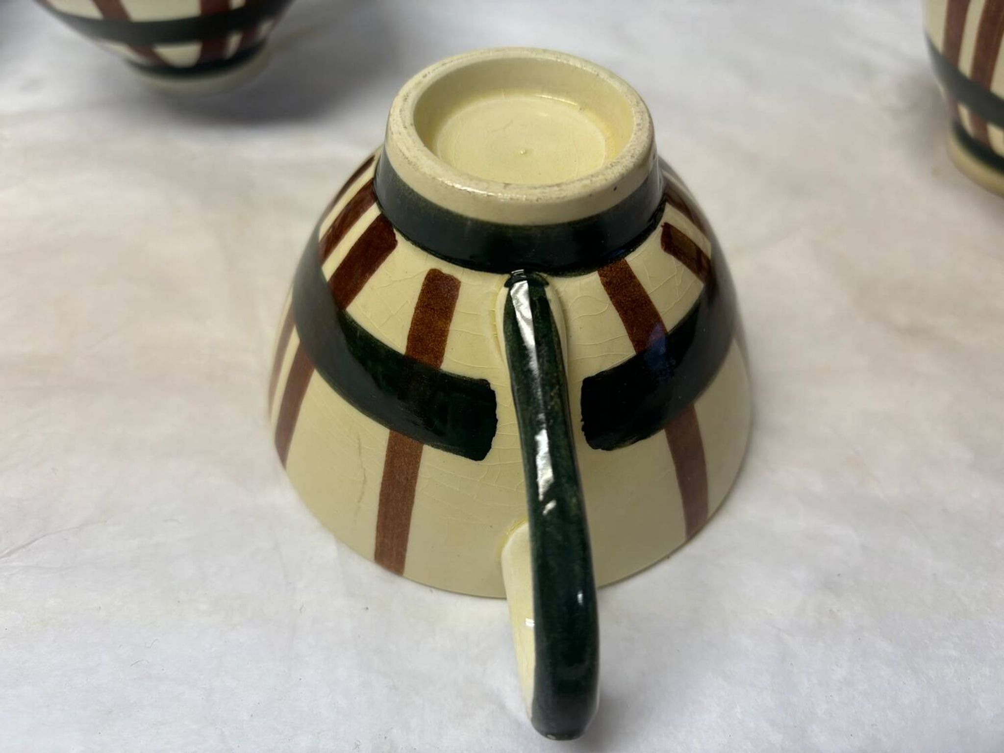 Ensemble de 4 tasses en faïence vintage