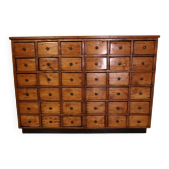 Armoire d'apothicaire vintage à 36 tiroirs des années 1930