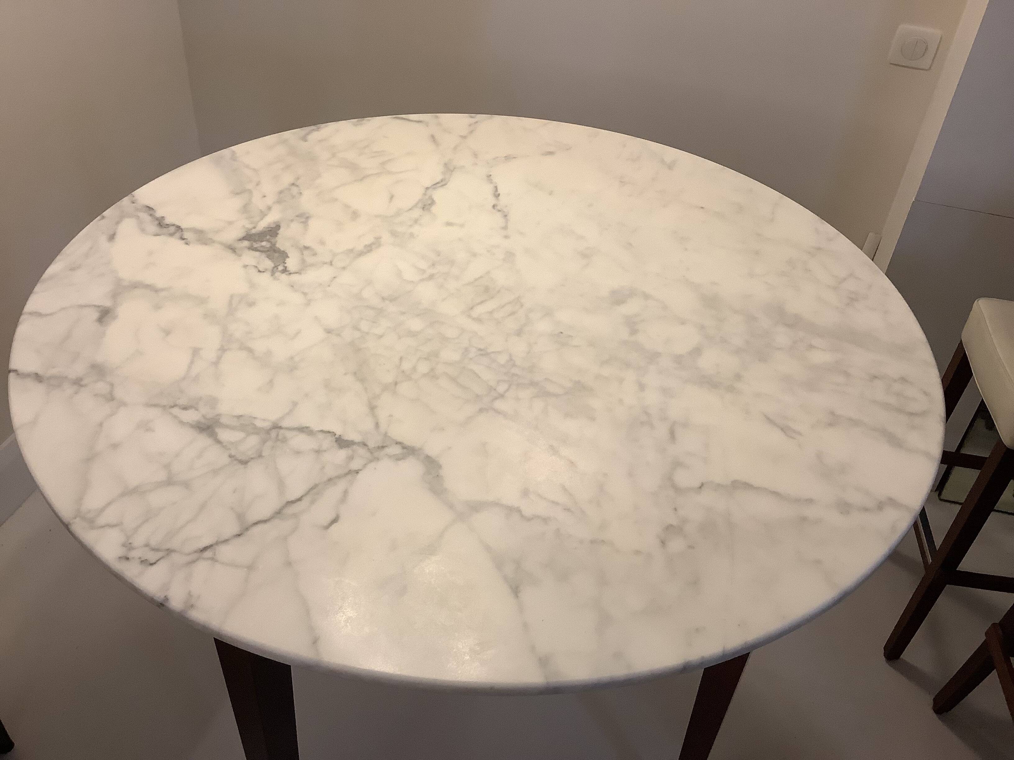 Table Haute Marbre Carrara + 5 Tabourets "Neoz" par Philippe Starck /Draide