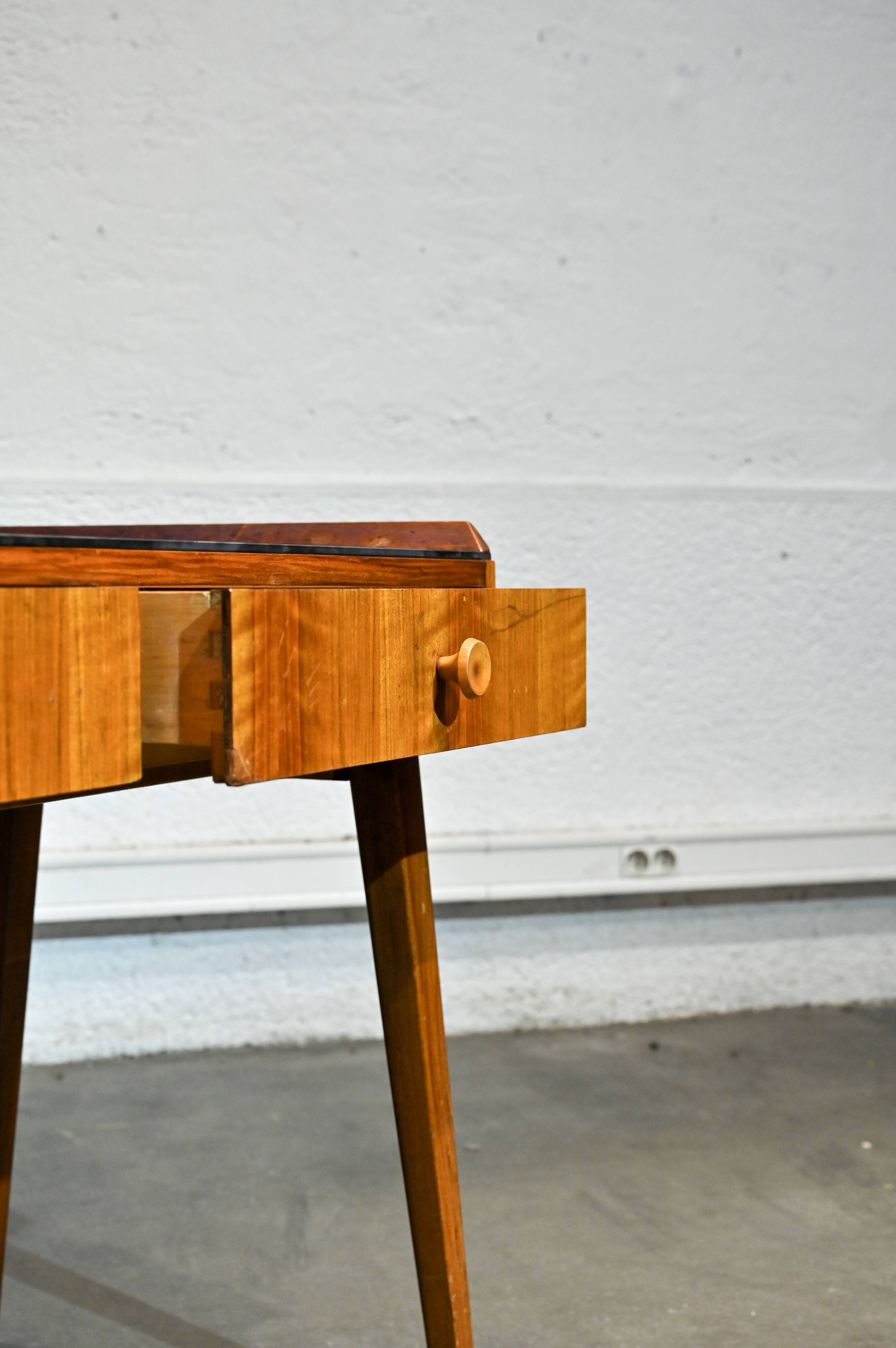 Console table by Interier Praha