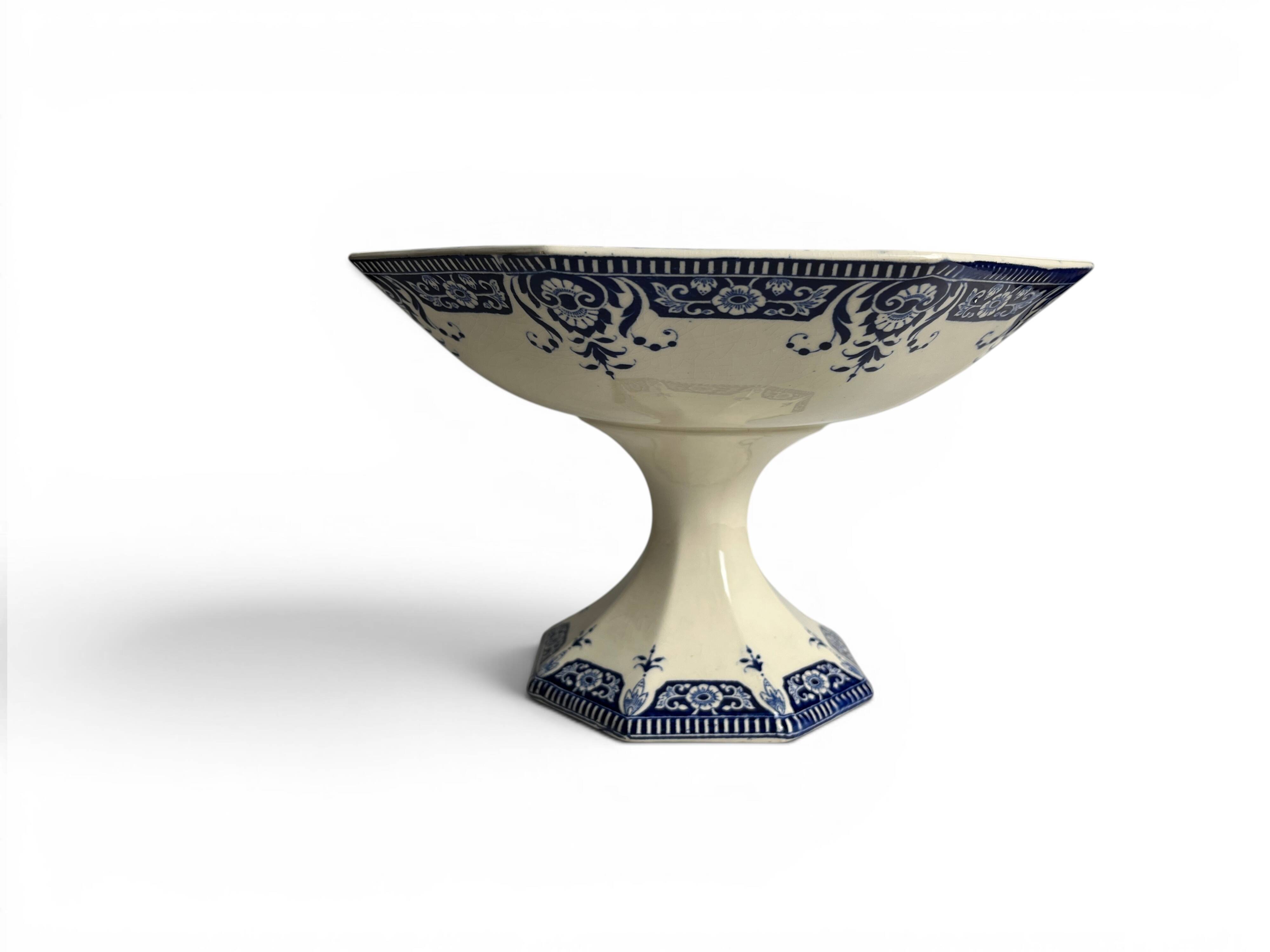 Art Nouveau, earthenware fruit bowl Sarreguemines model Sinceny around 1900