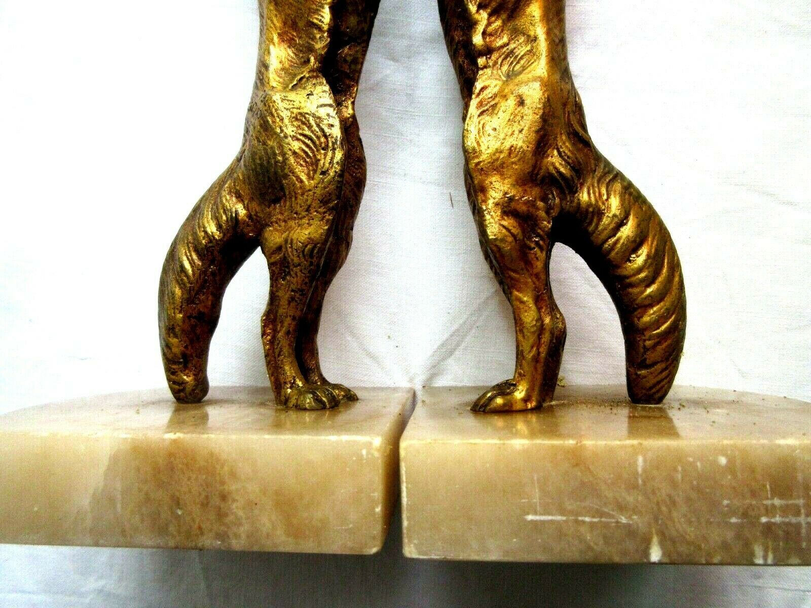 Book-greenhouses Napoleon III gilded bronze signed, Wolves on marble terrace