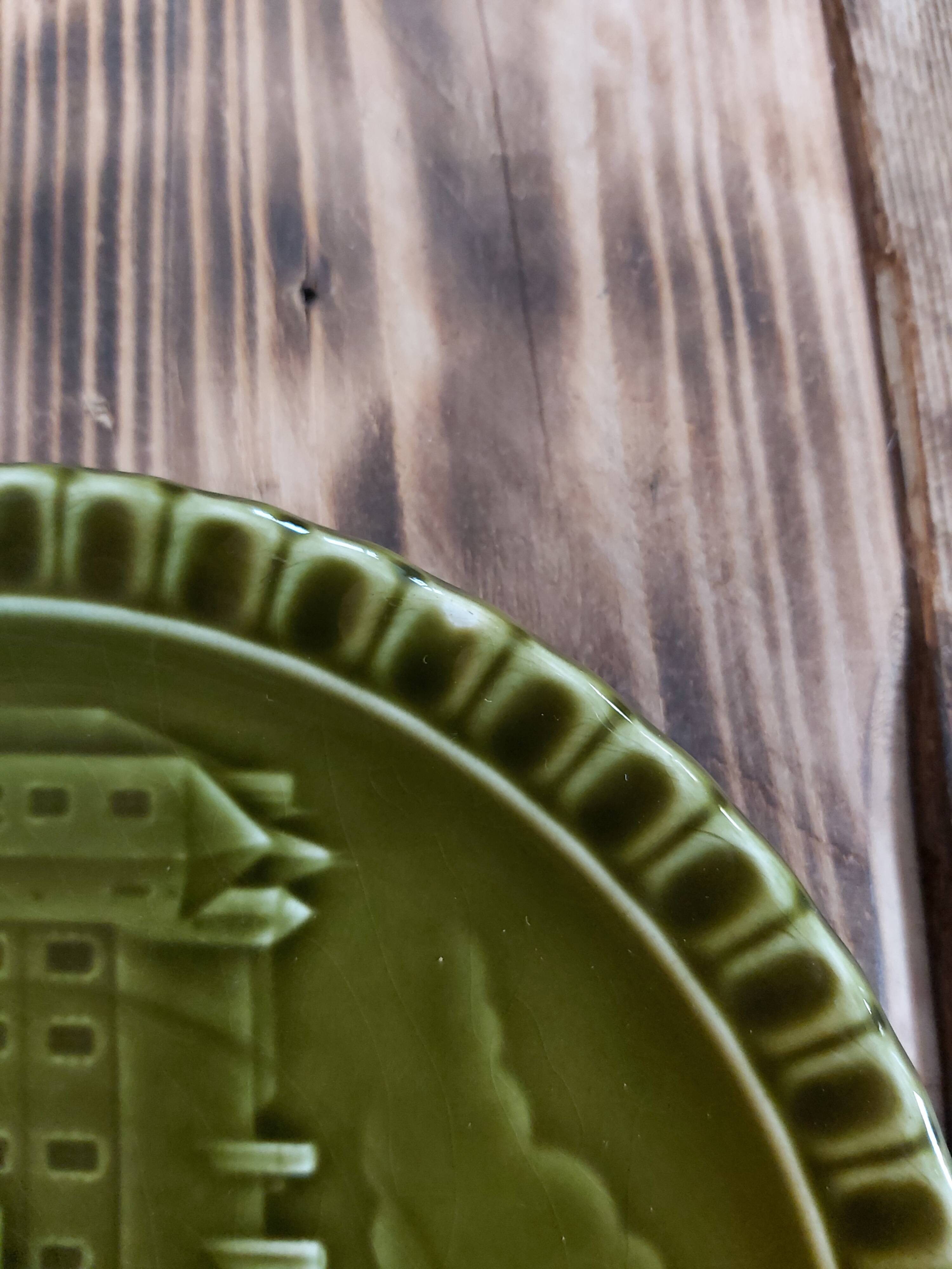 Plate faience of gien castle of gien